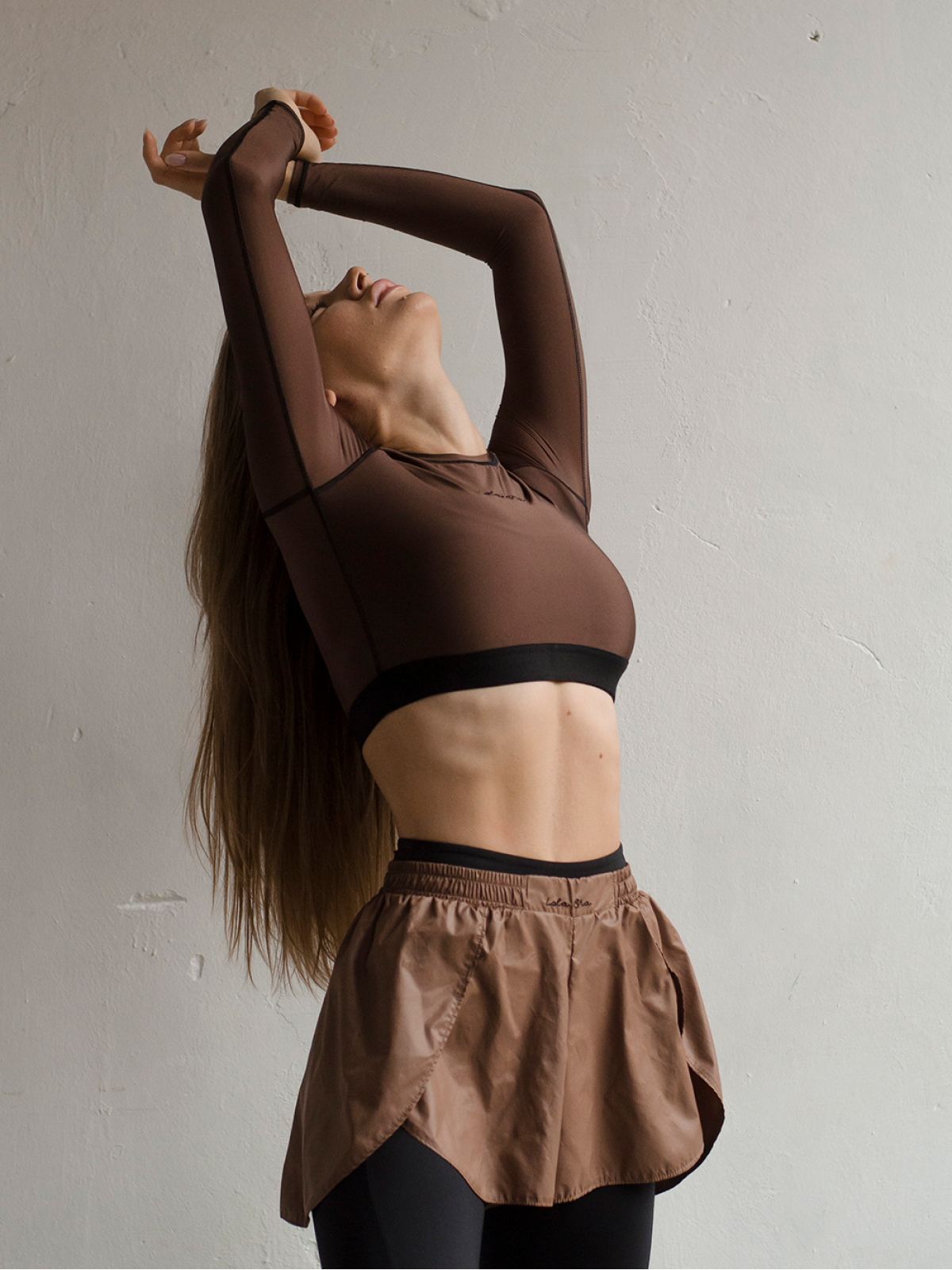 Rashguard sports brown 18573 from Lola Bra with donate to u24