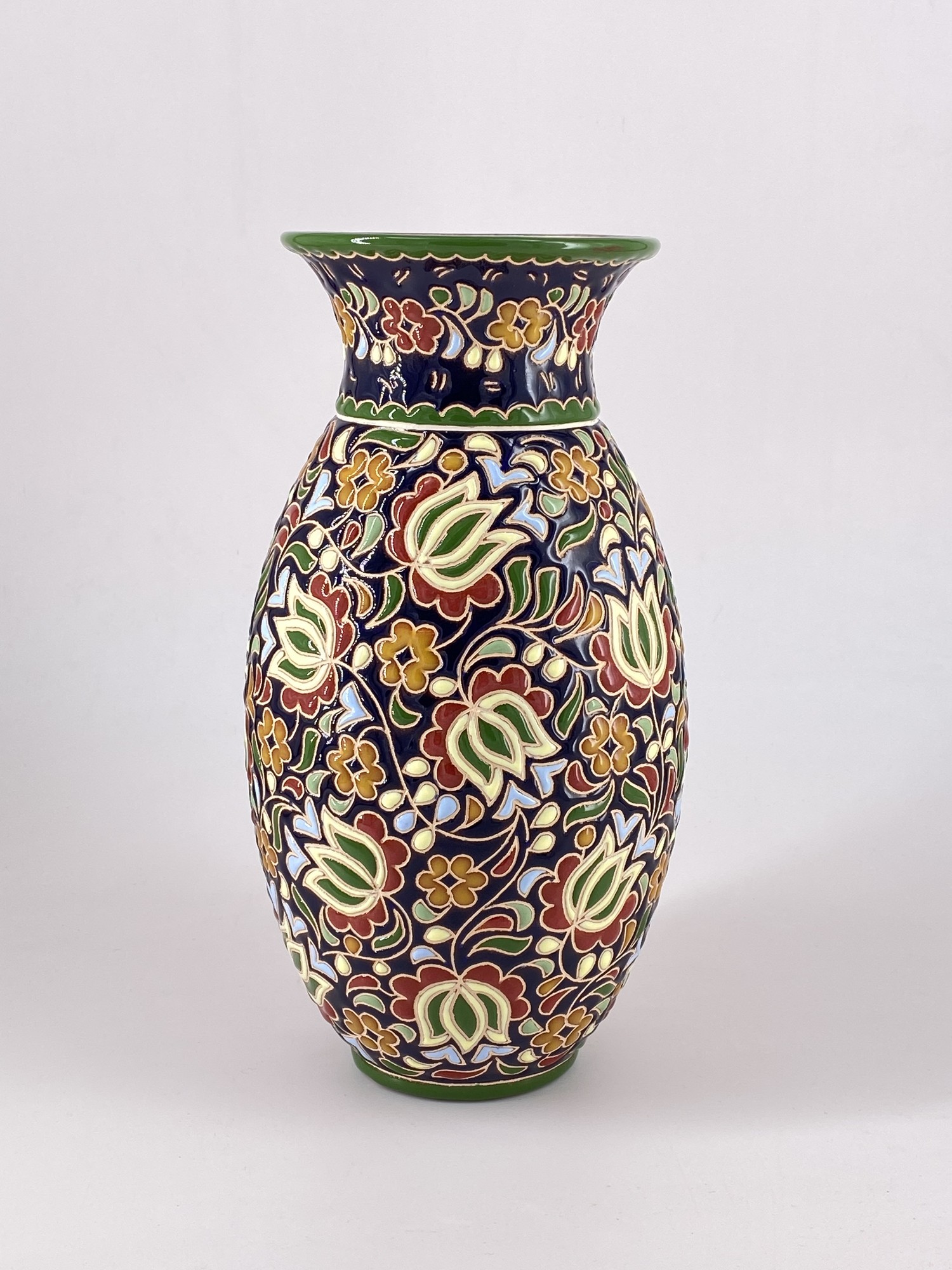 Vase 19199 from Quru Isar with donate to u24