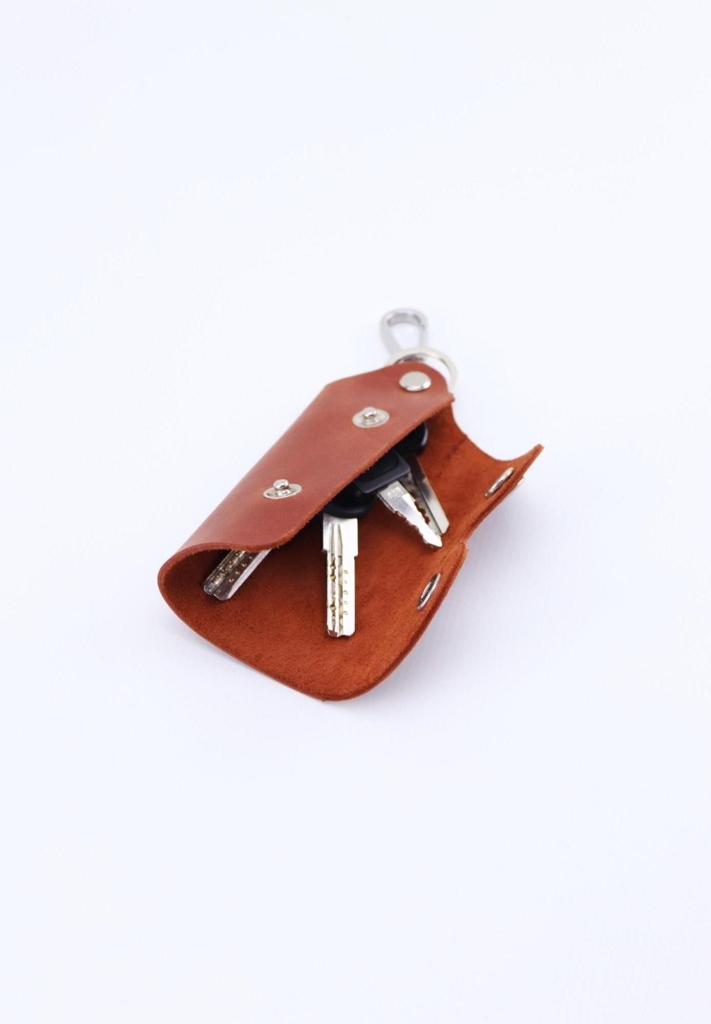 Leather key holder, organizer with additional fastening, key case/ Brown