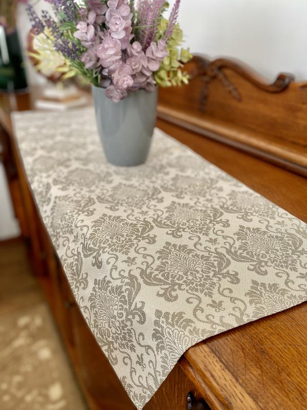 Tapestry table runner 37x100 cm.