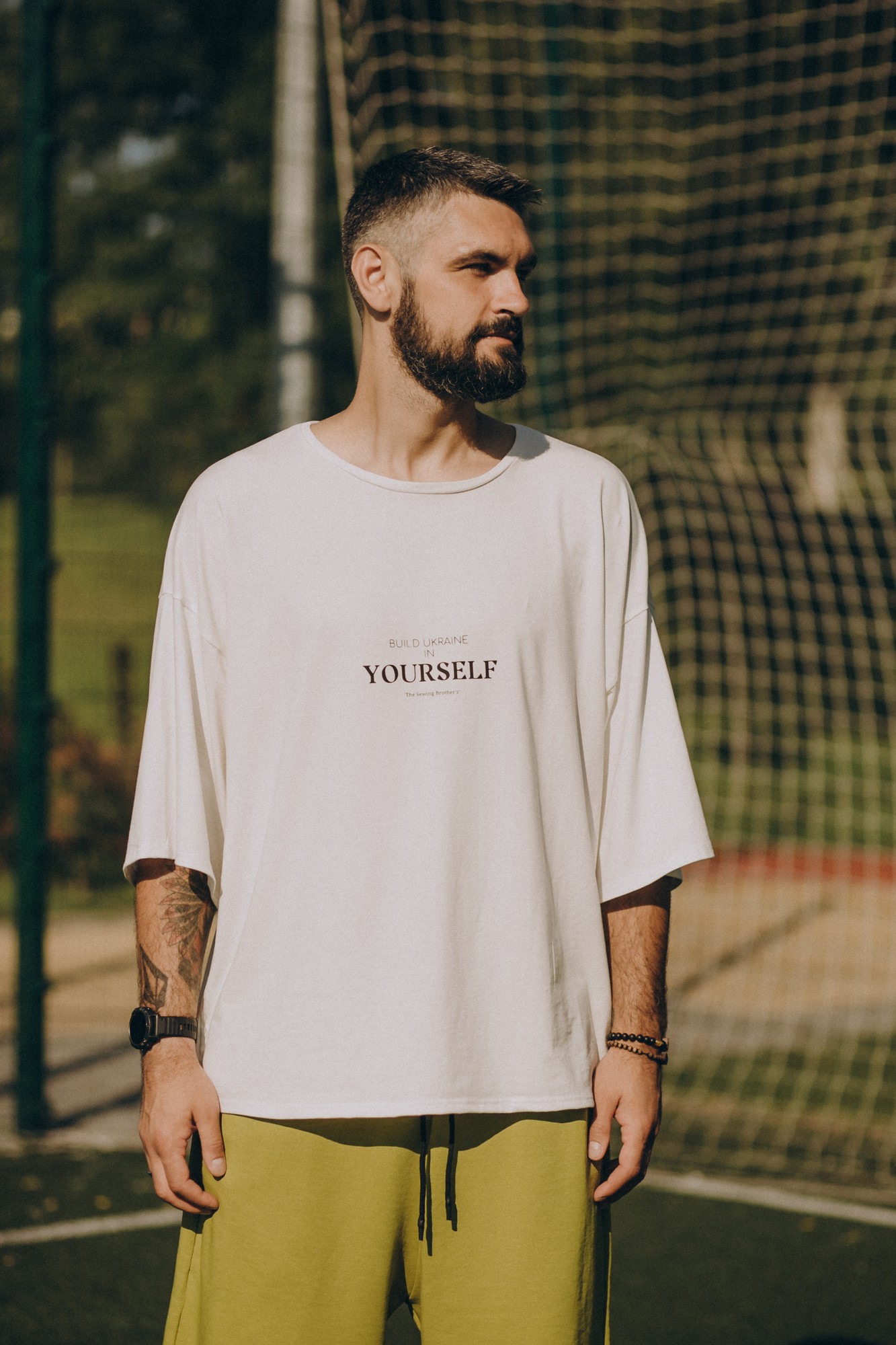 shorts and t-shirt Build Ukraine in yourself white and olive