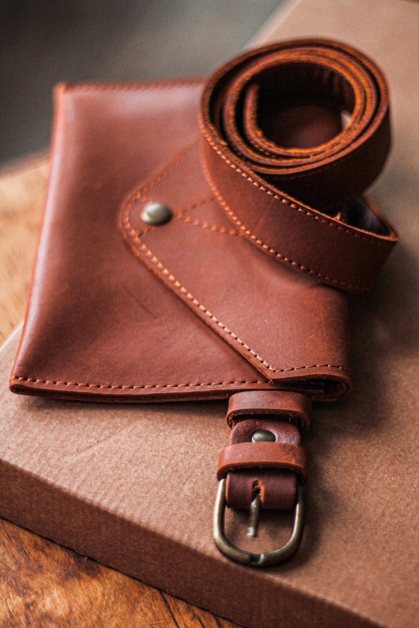 Leather waist envelope