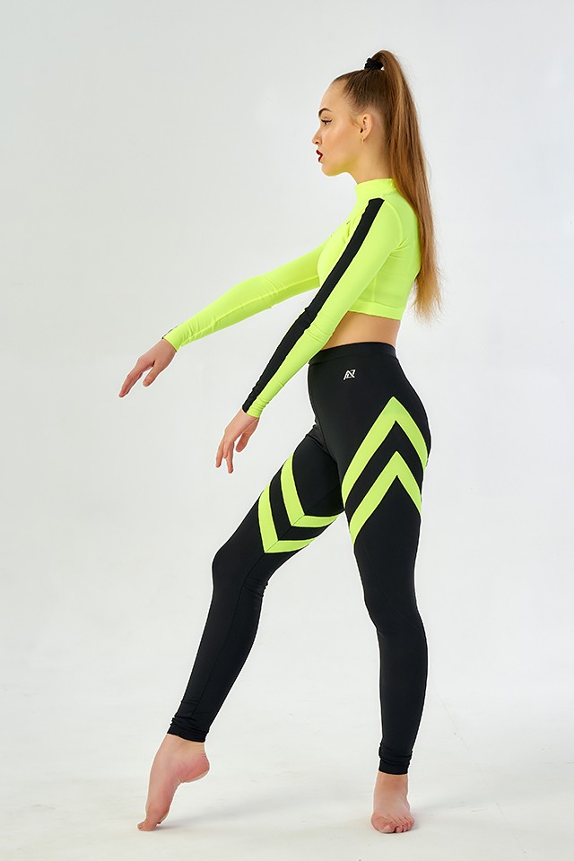 Leggings and a top with inserts - a black and lemon set of training clothes
