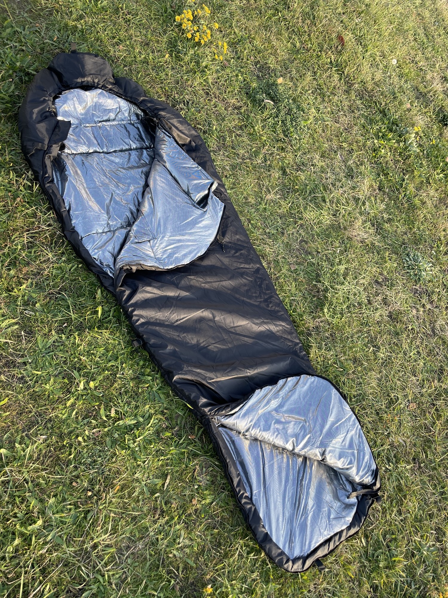 warm winter sleeping bag with thinsulate and omni-heat lining