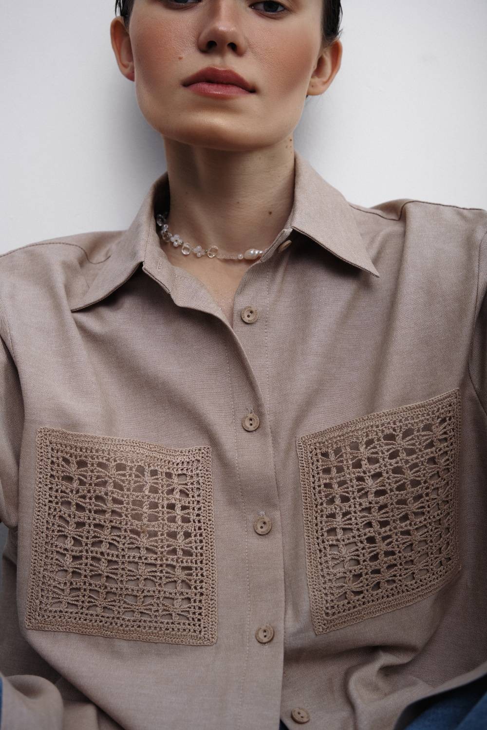 BEIGE SHIRT WITH KNITTED POCKETS