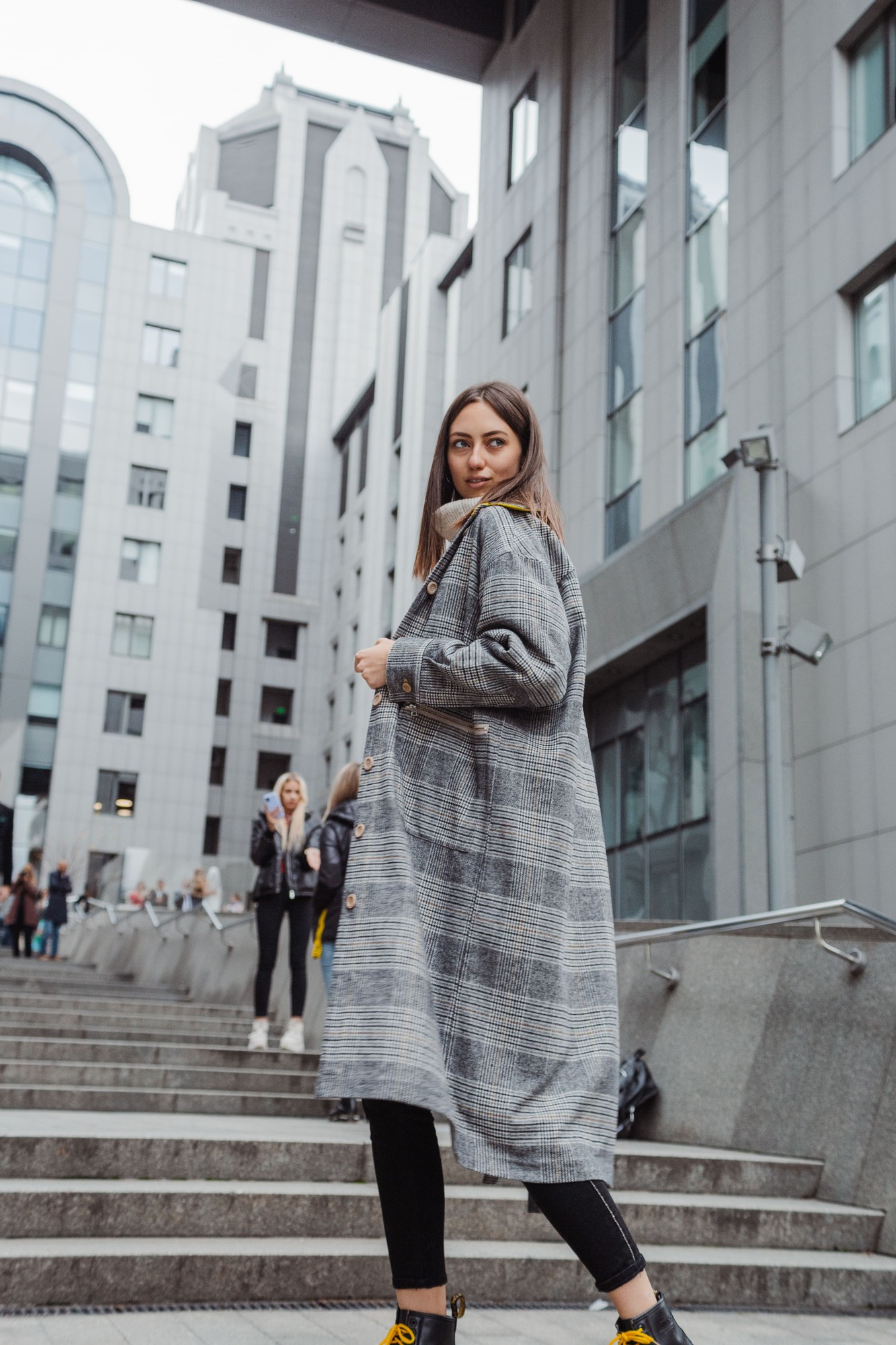 Grey Plaid Coat with a belt and yellow inserts oversized spring/autumn season