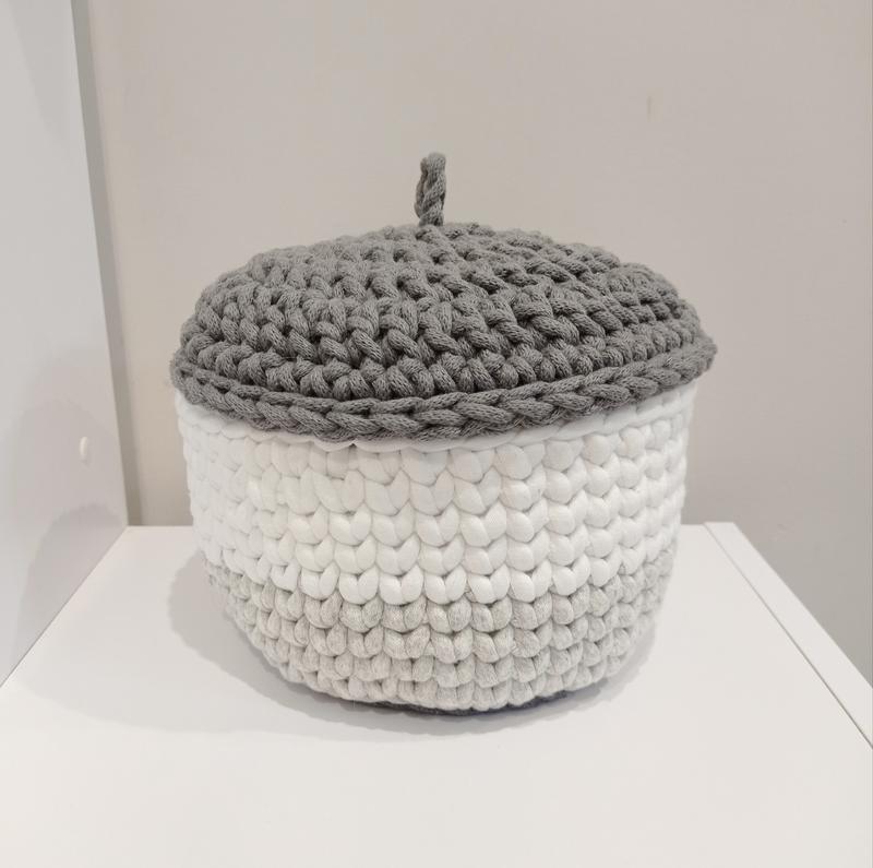 Basket with lid, 1 piece