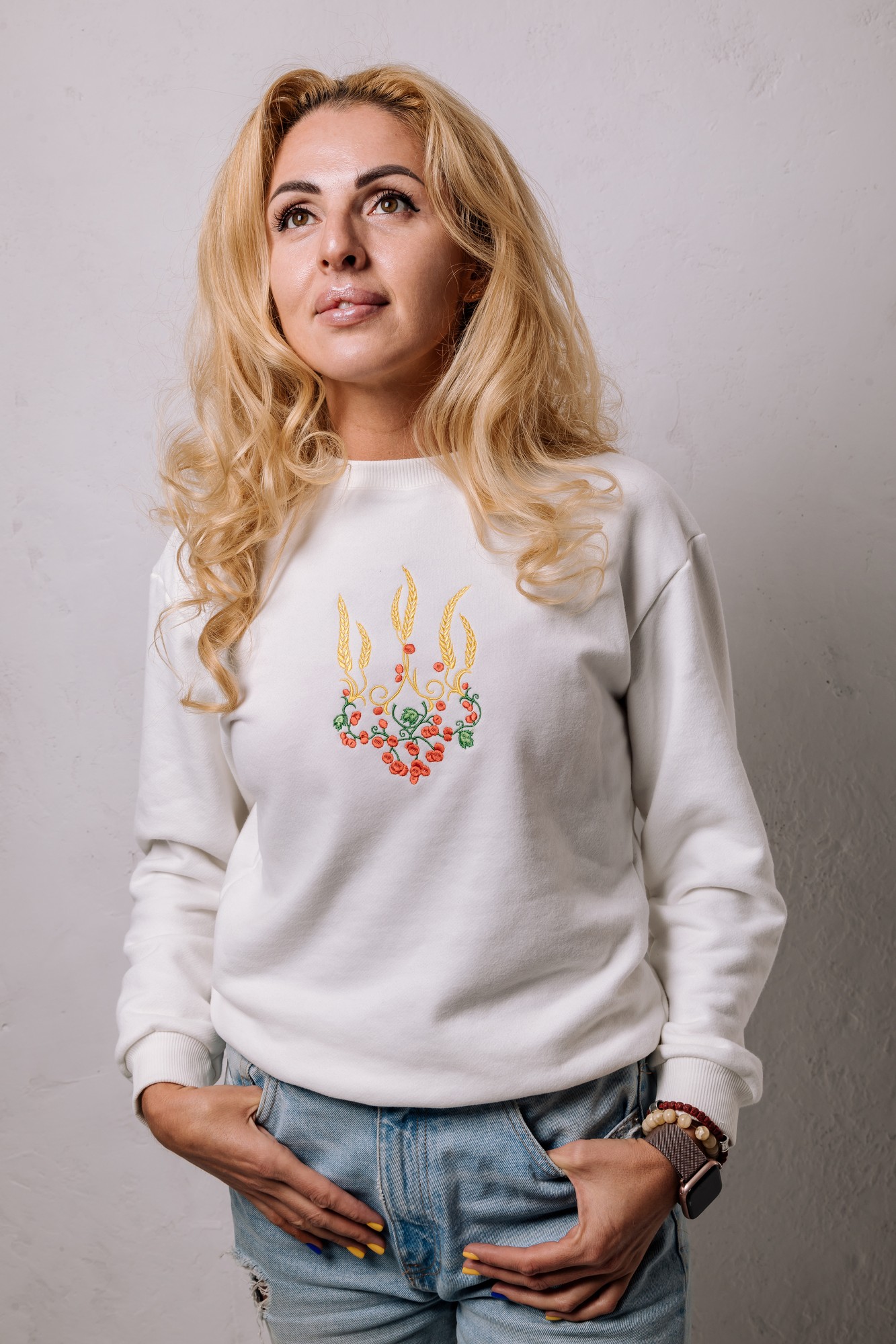 Women's sweatshirt with embroidery "Ukrainian tryzub Kalina" white