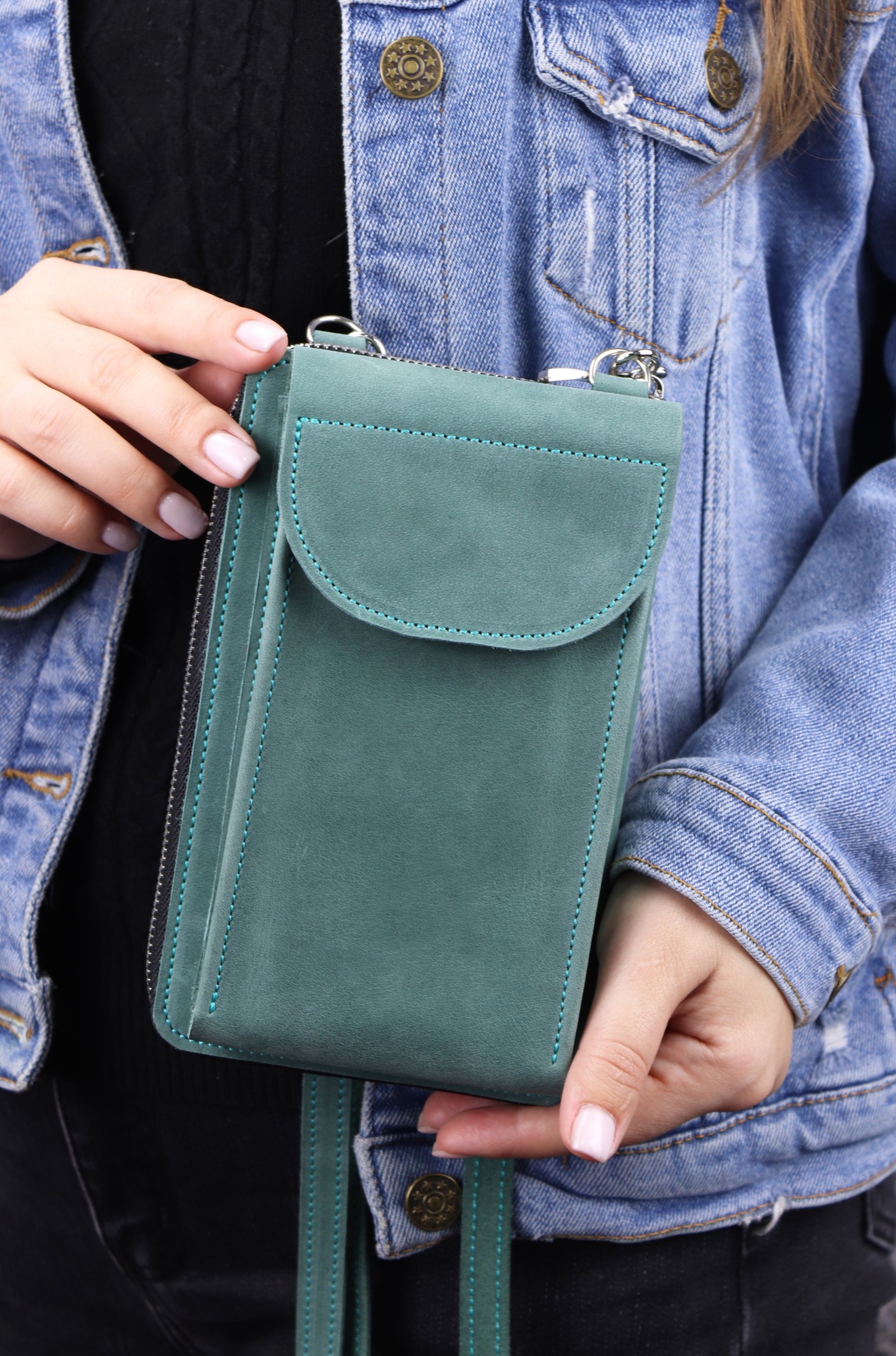 Leather 6 inch Zipper Pouch, Wallet, Coin Purse in Turquoise