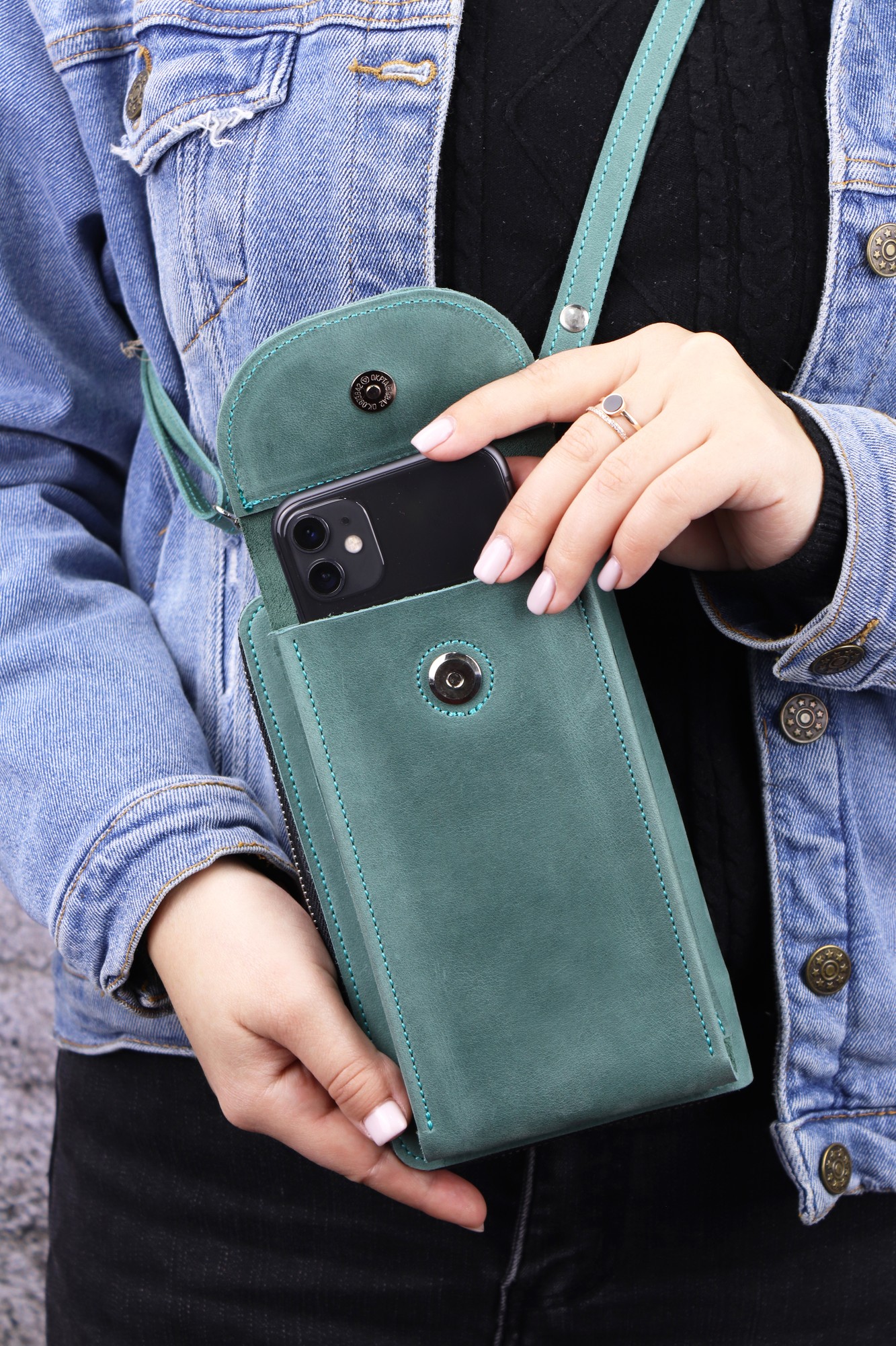 Crossbody Cell Phone Purse Mobile Phone Bag -COLL- with Adjustable Leather Strap in Green Waxed Canvas Made by HOLMgoods