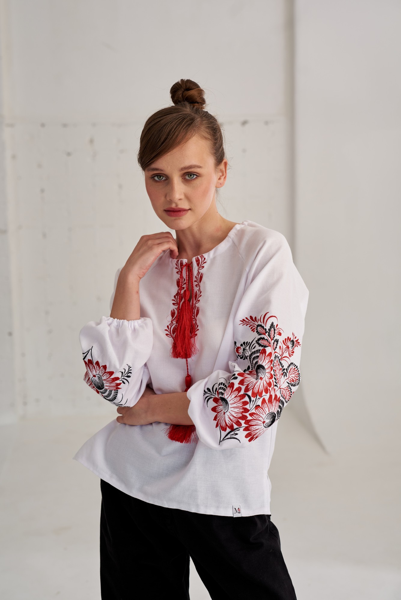 Women's embroidery merezhka 