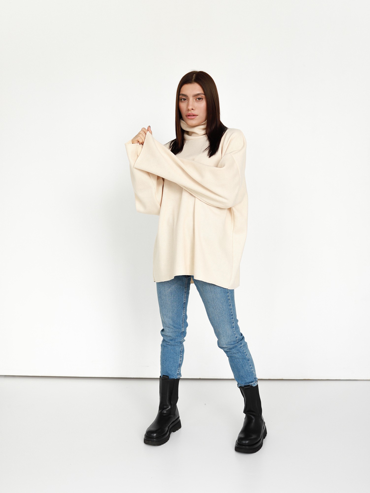 Oversized sweater with raw edges