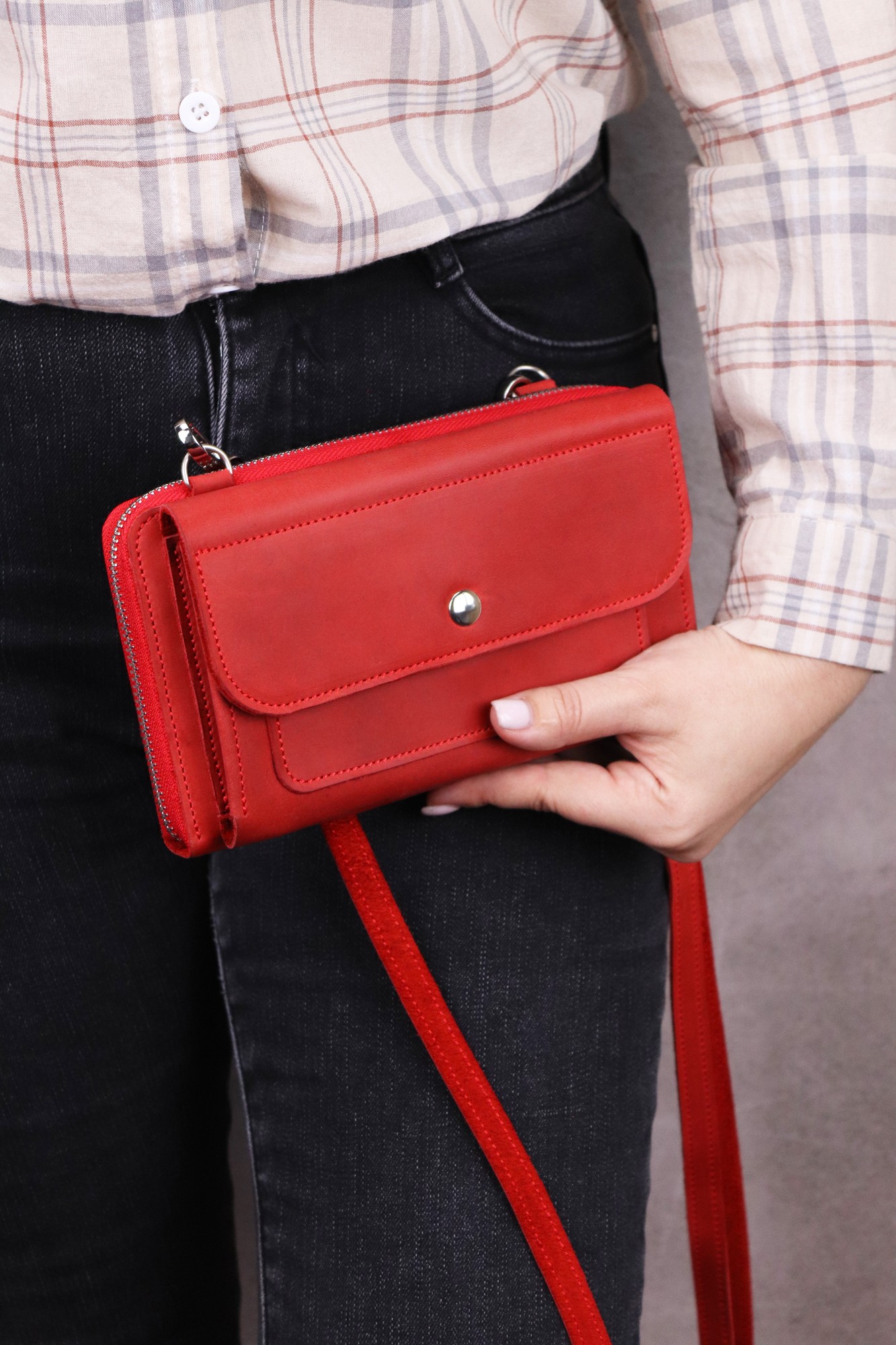 Leather Smartphone Crossbody Bag