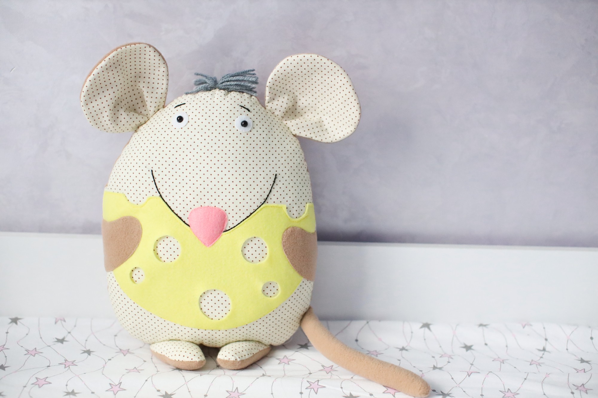 Soft kids pillow mouse with cheese