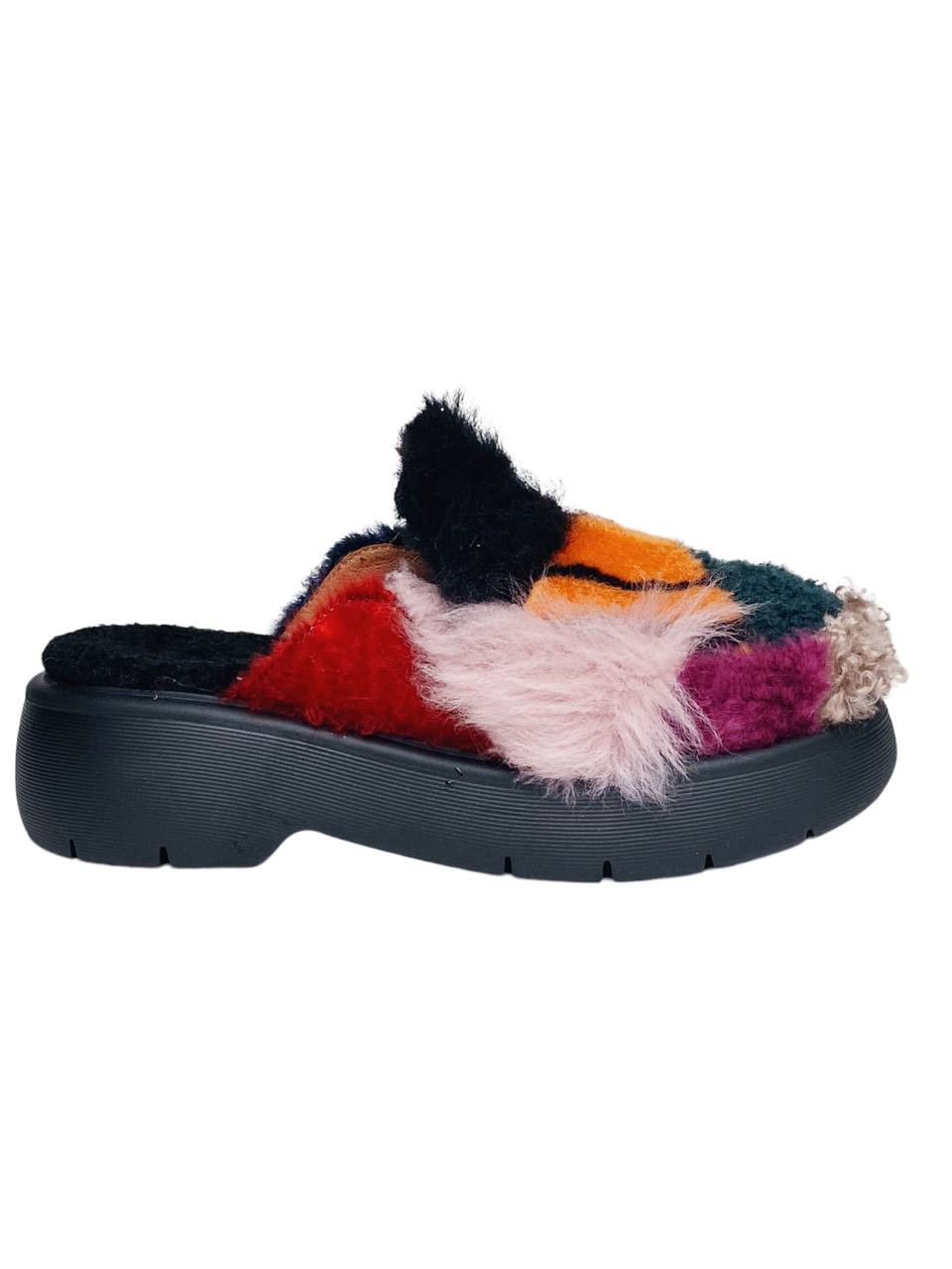 Handcrafted shoes Faux fur sabo