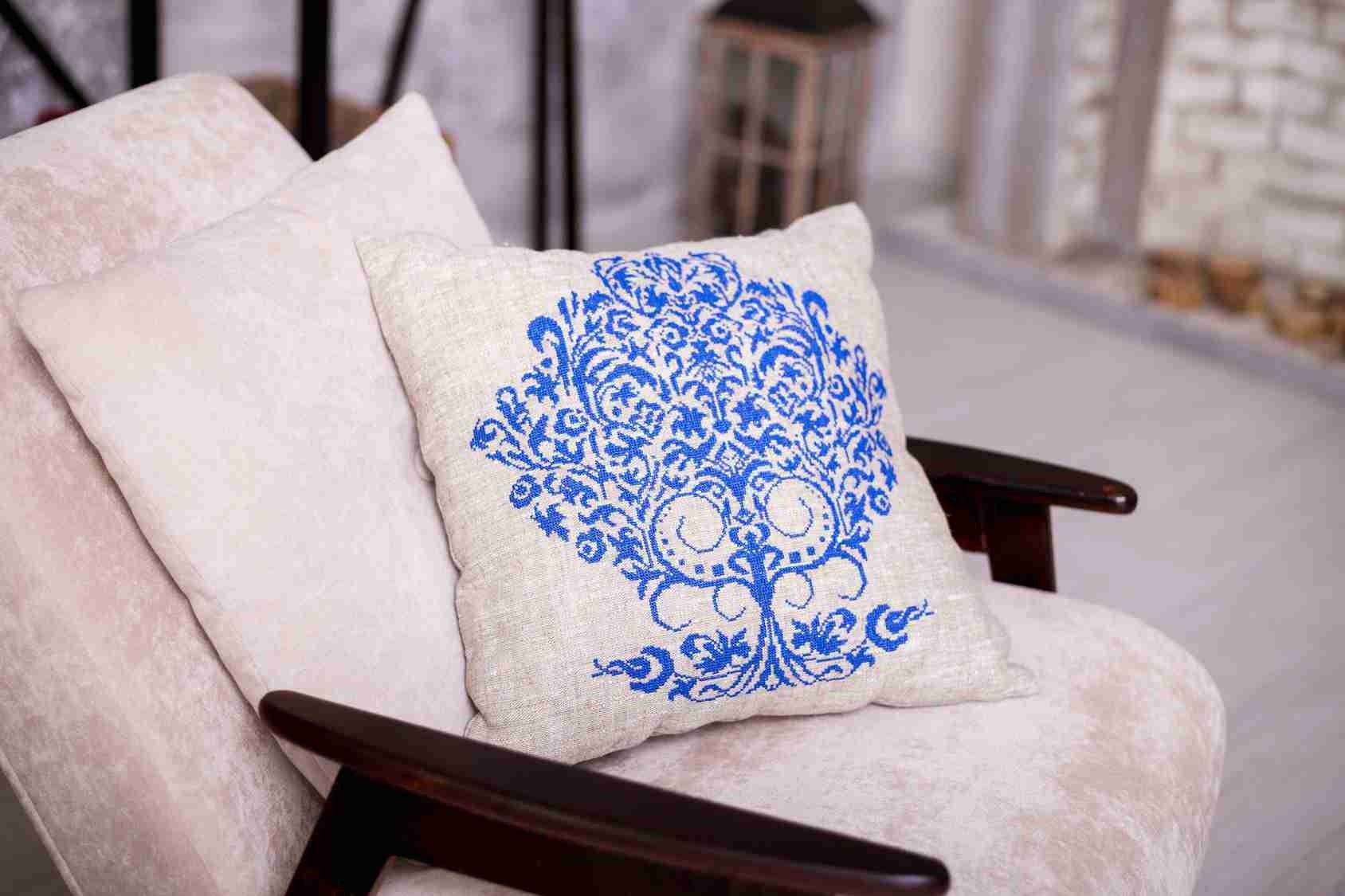 Pillow with embroidery beige HISTROV 2102002