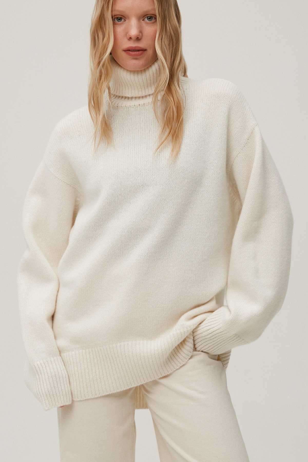 Cashmere milky high neck loose-fit sweater - 26069 from Must Have with ...