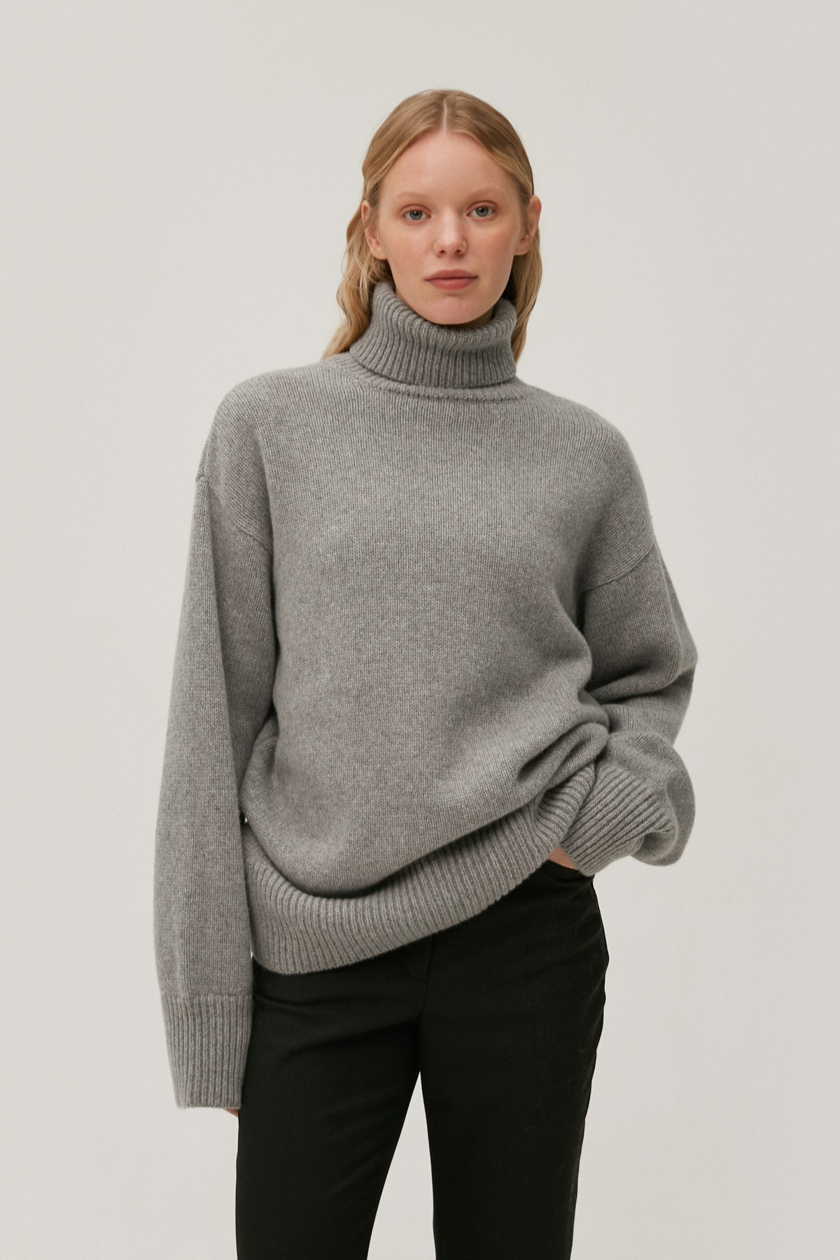 Cashmere grey high neck loose-fit sweater