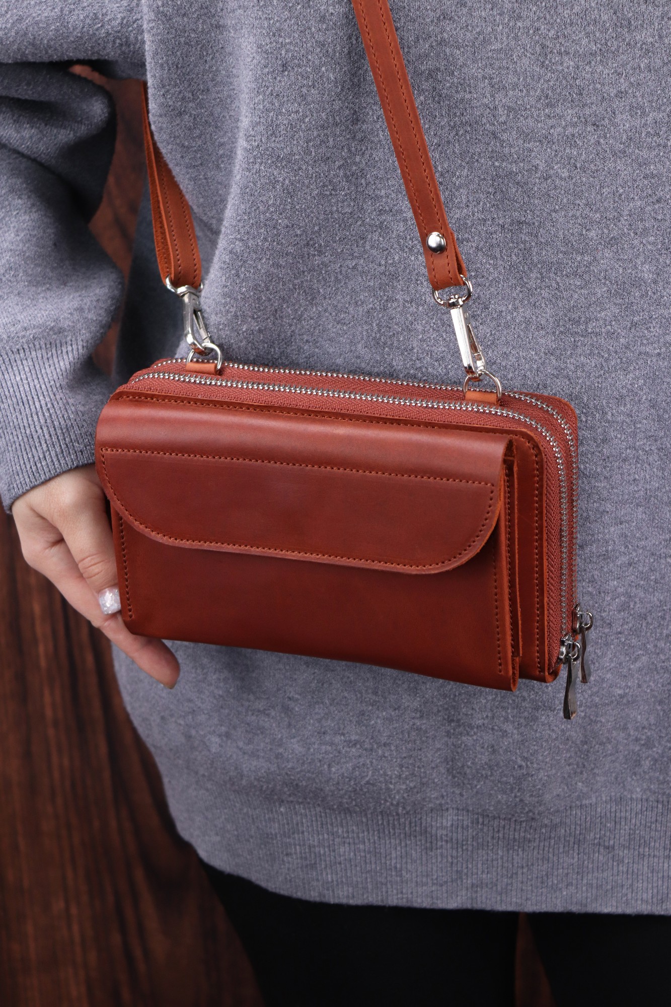 Small Leather Purse with Removable Shoulder Strap and Internal Zippered  Pockets