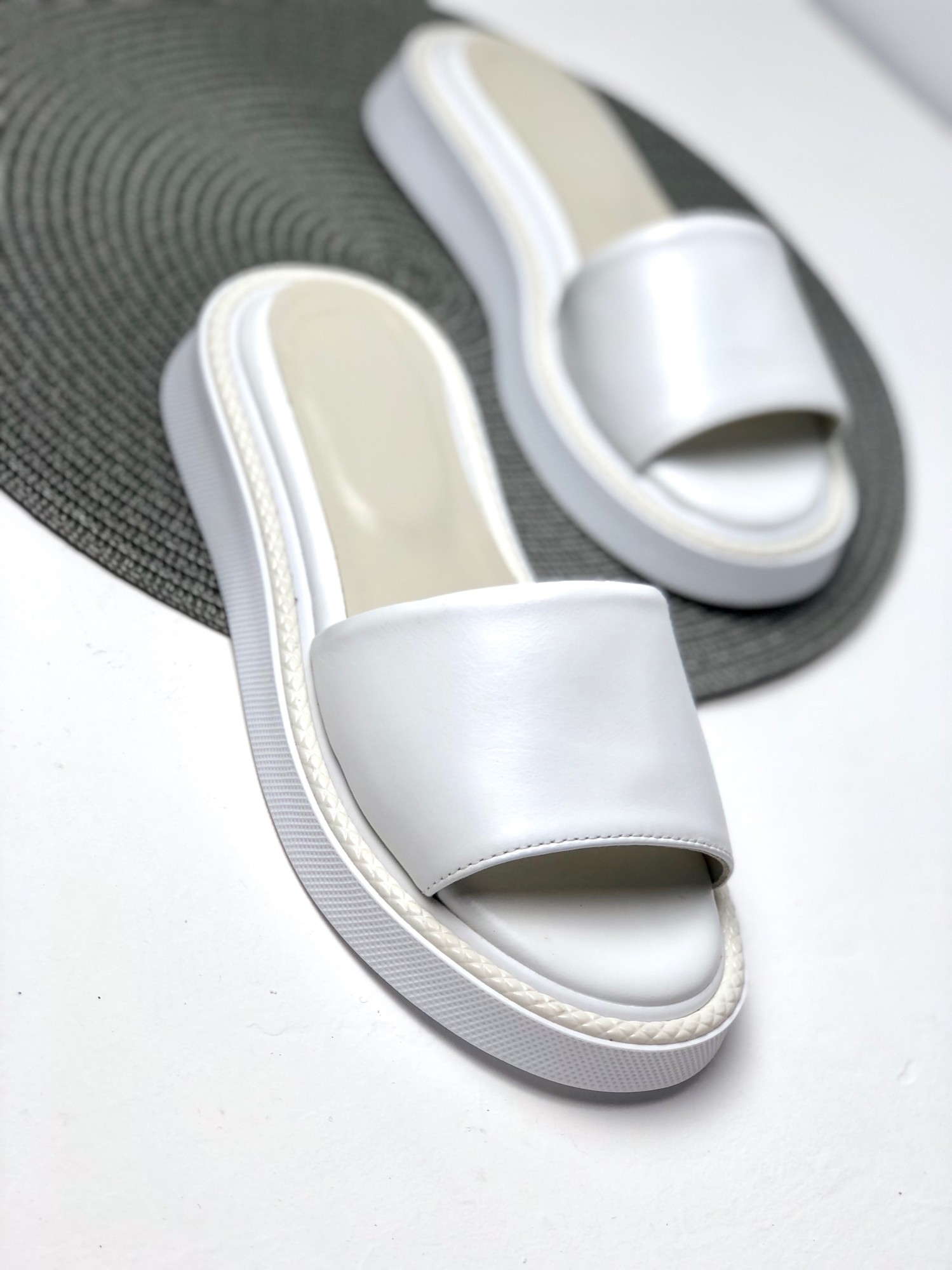 White leather flip flops - 26236 from Your Step with donate to u24