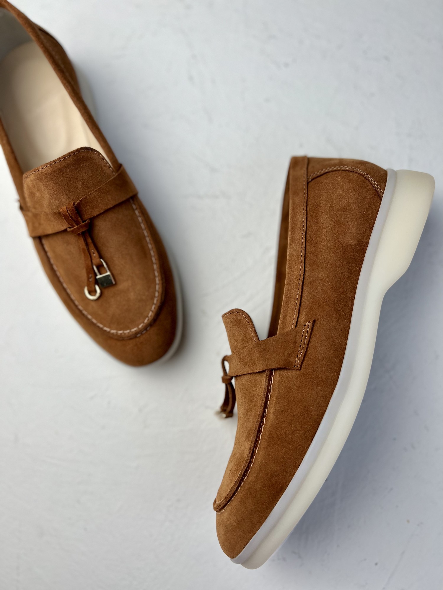Rufous suede loafers