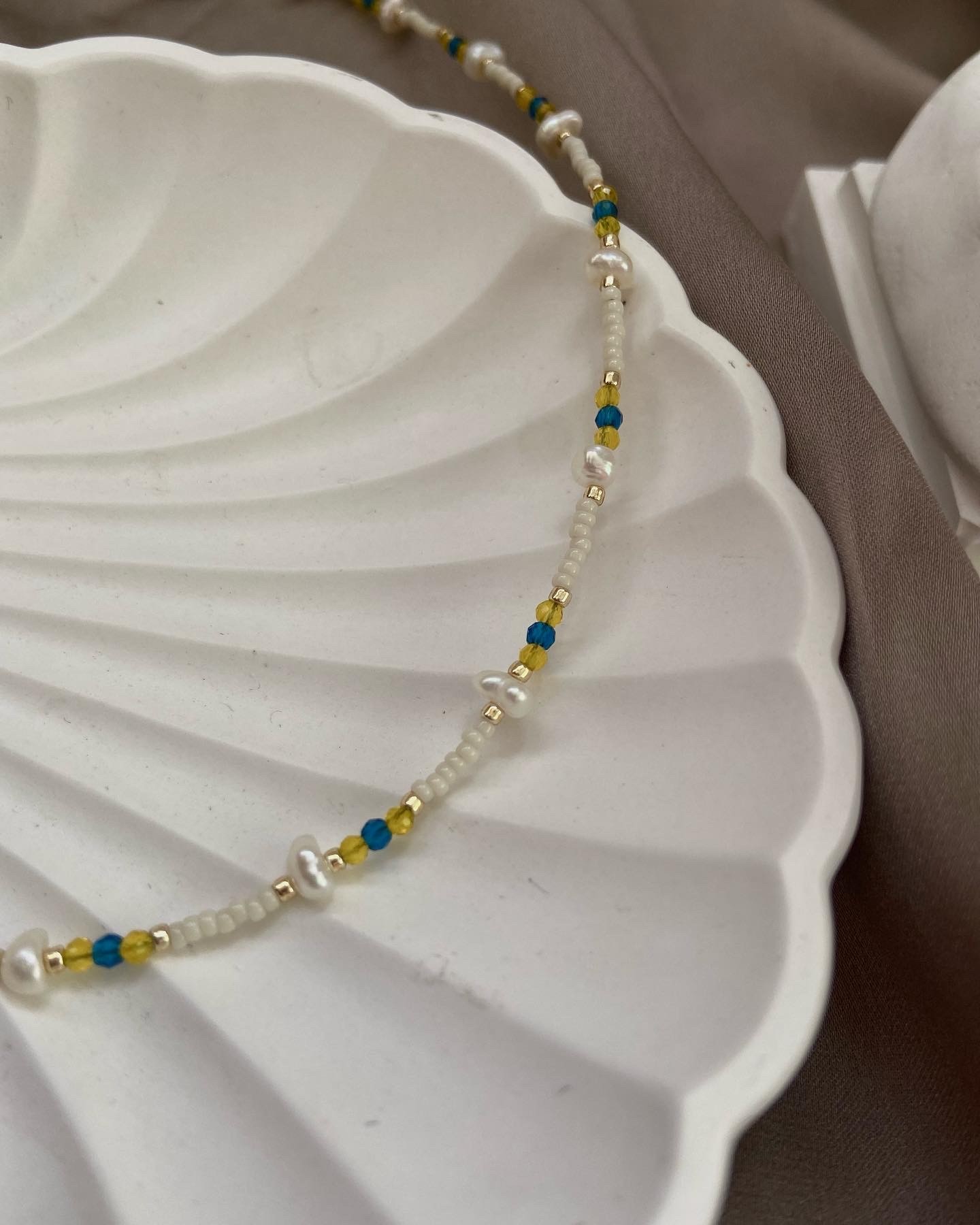 Patriotic yellow and blue choker