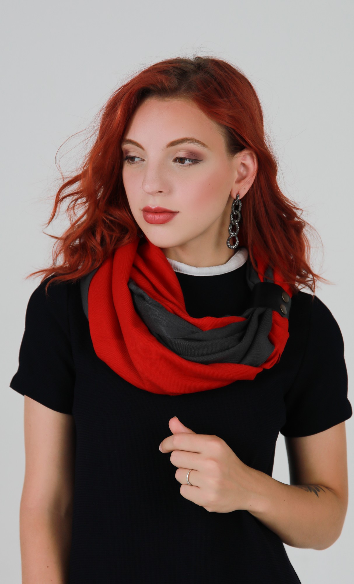 Cashmere stylish scarf Snood Black and white from the designer art sana