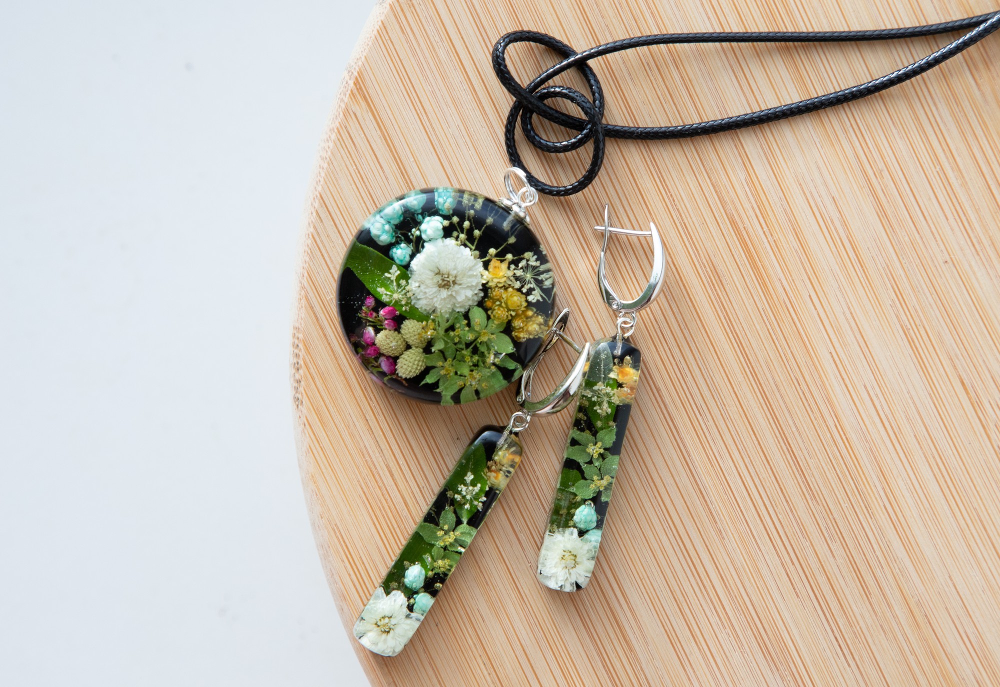 Resin flower jewelry set, Necklace and earrings set