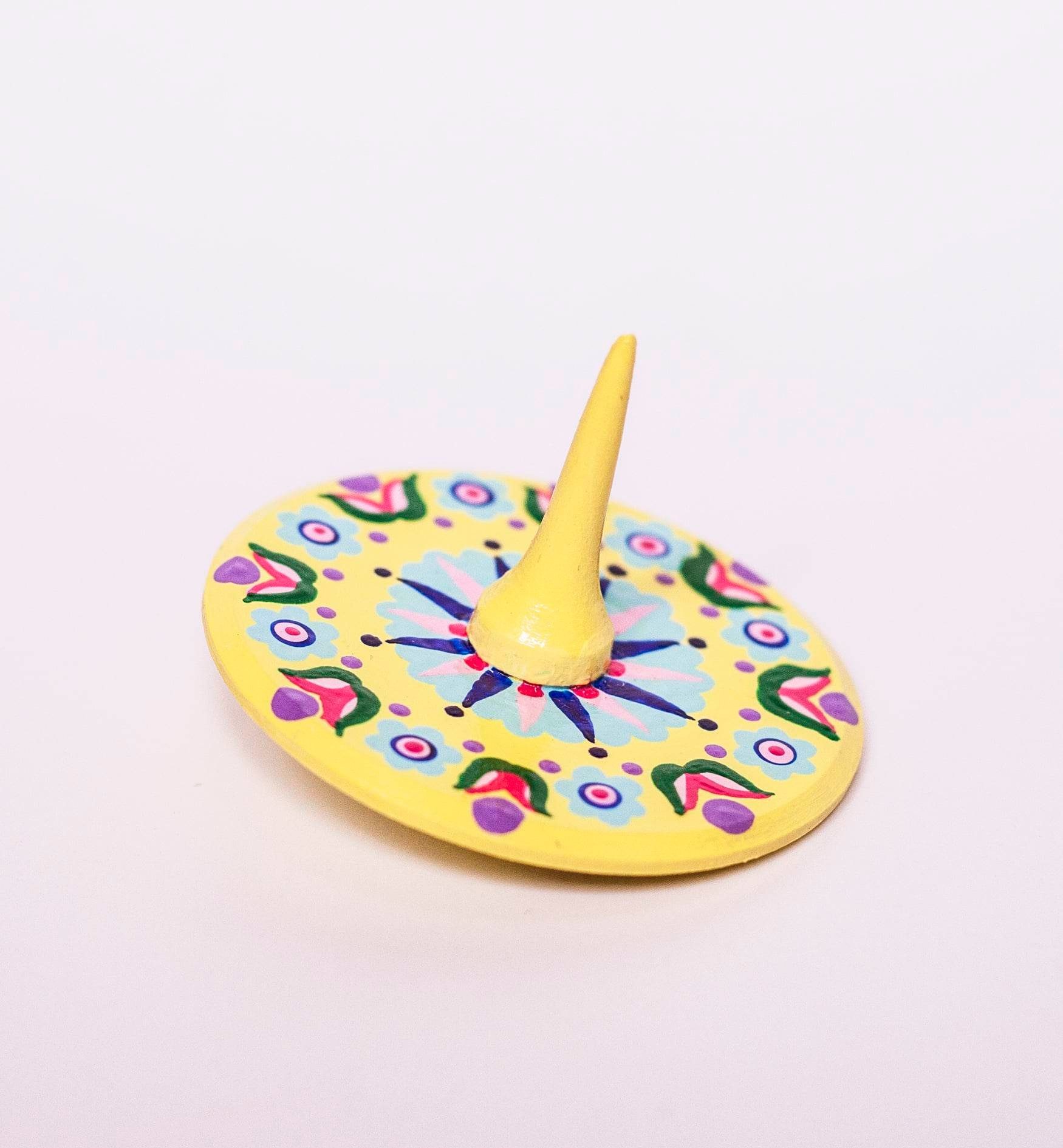 Wooden spinning top, Samchykivka Hand painted – 1 Yellow spinning toy