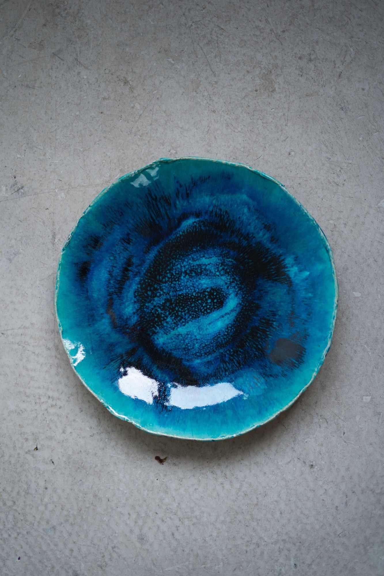 Handmade ceramic platter 27565 from Saga Pottery with donate to u24