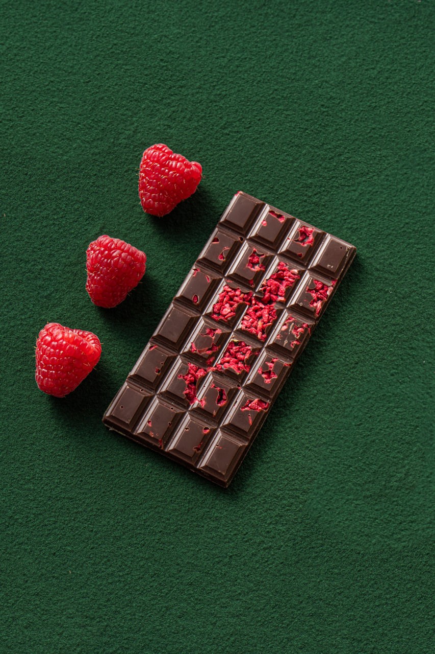 Dark chocolate Healthy Choice with raspberries and spirulina 25g set 5 pcs