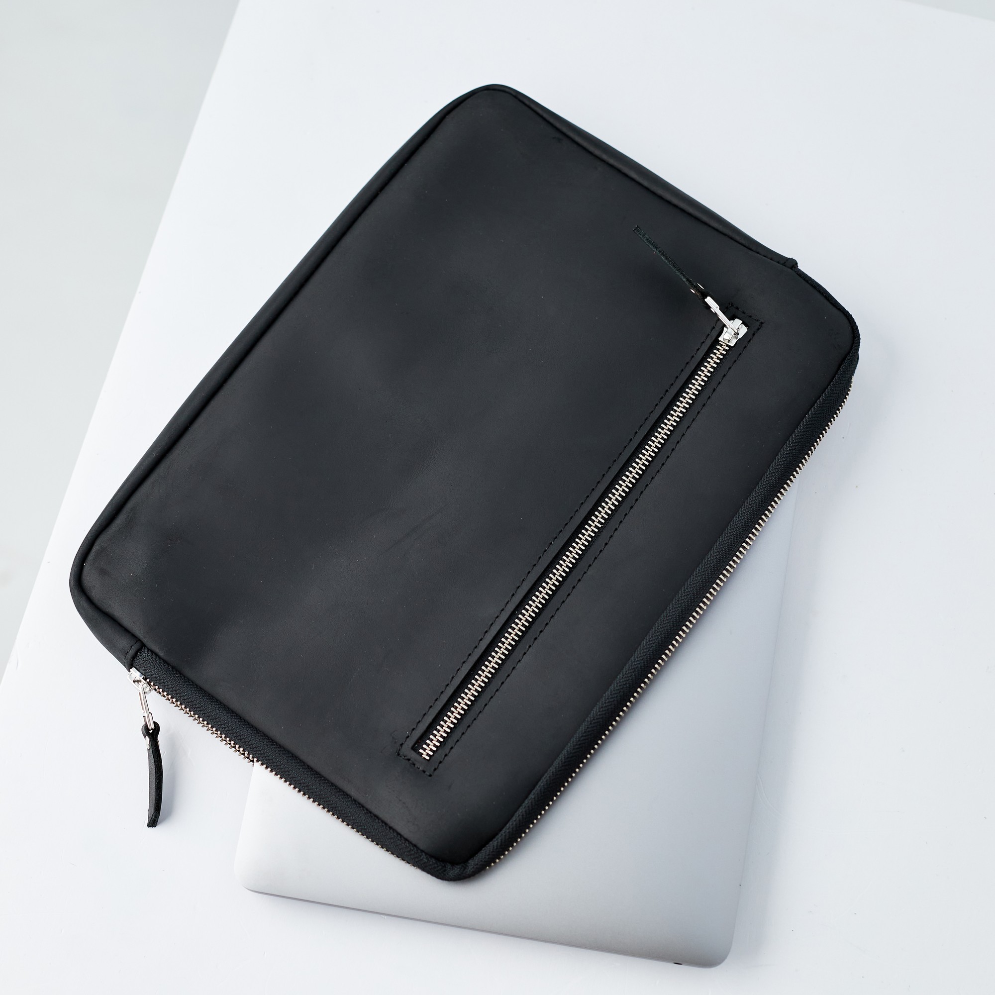 Leather macbook sleeve