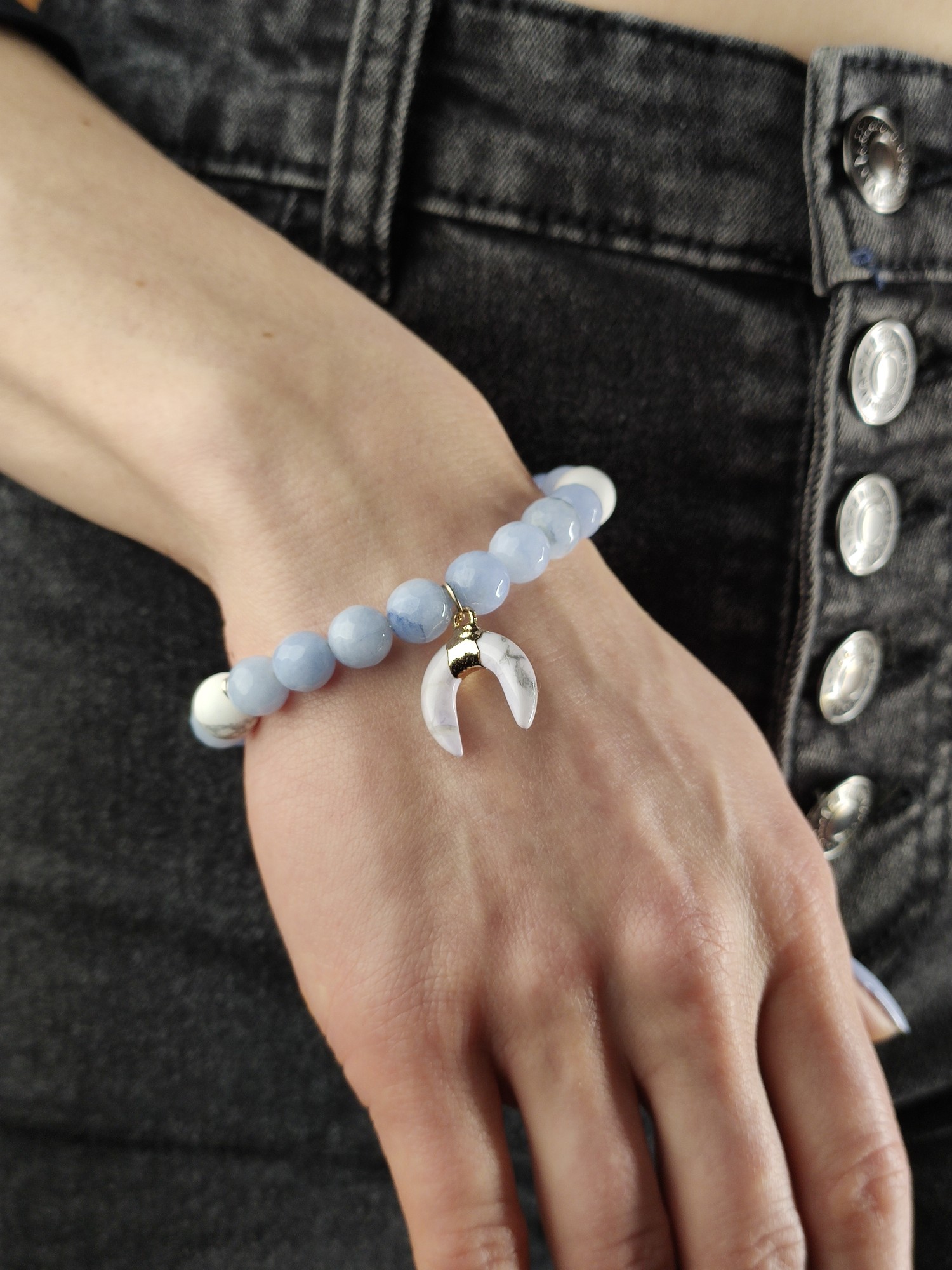 Blue bracelet with natural stones and a pendant