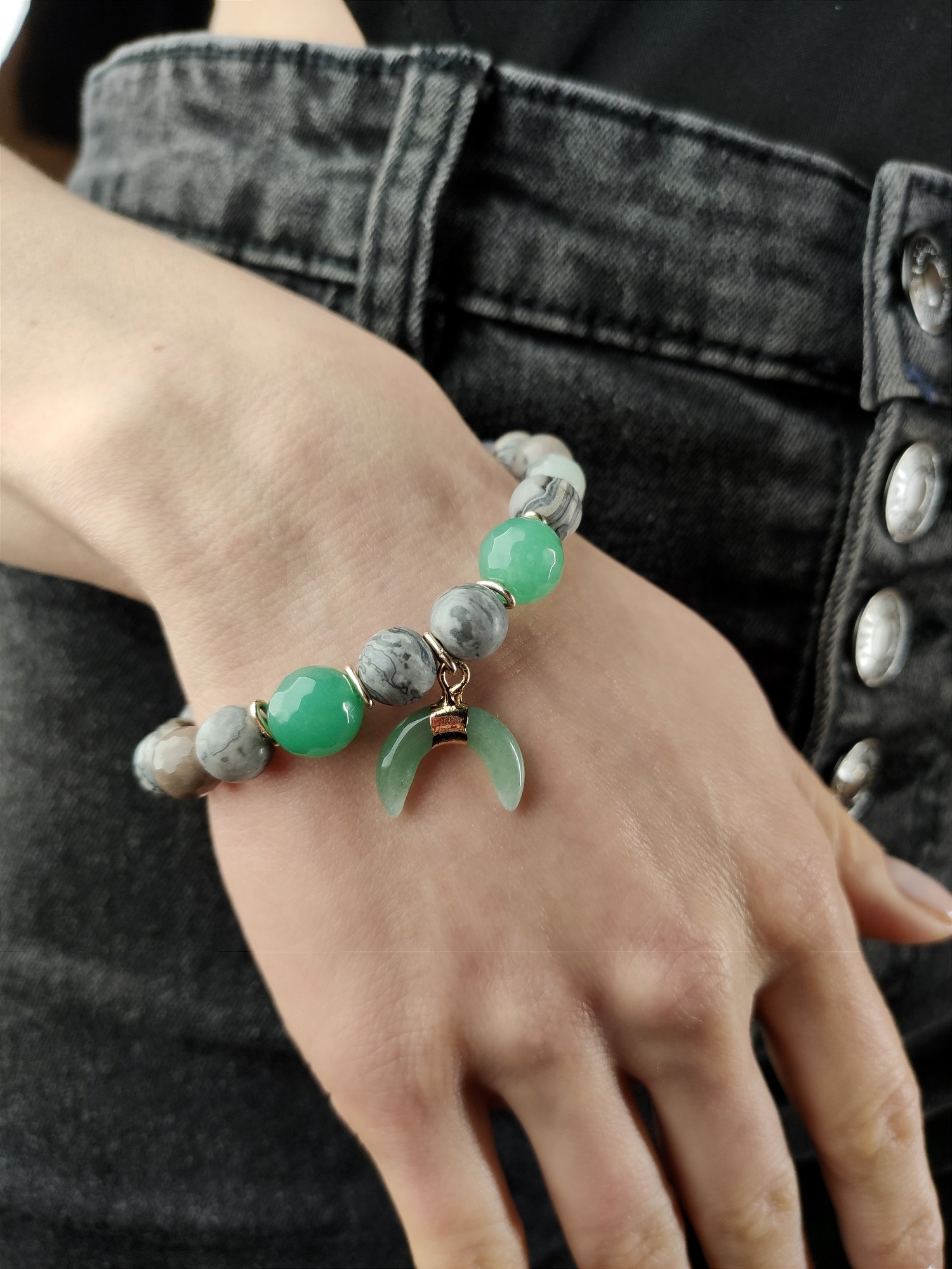 Bracelet with natural stones and pendant