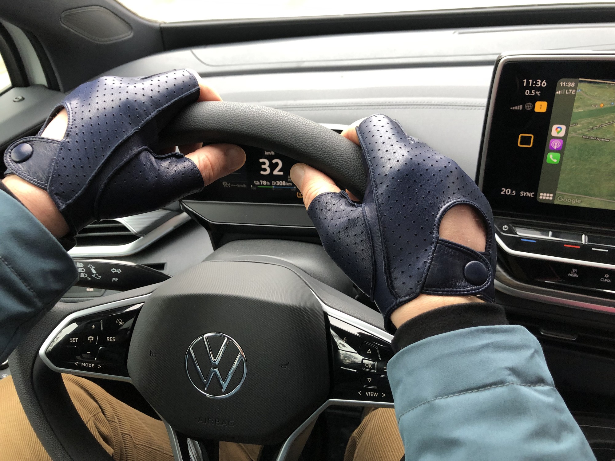 Men's leather driving gloves fingerless