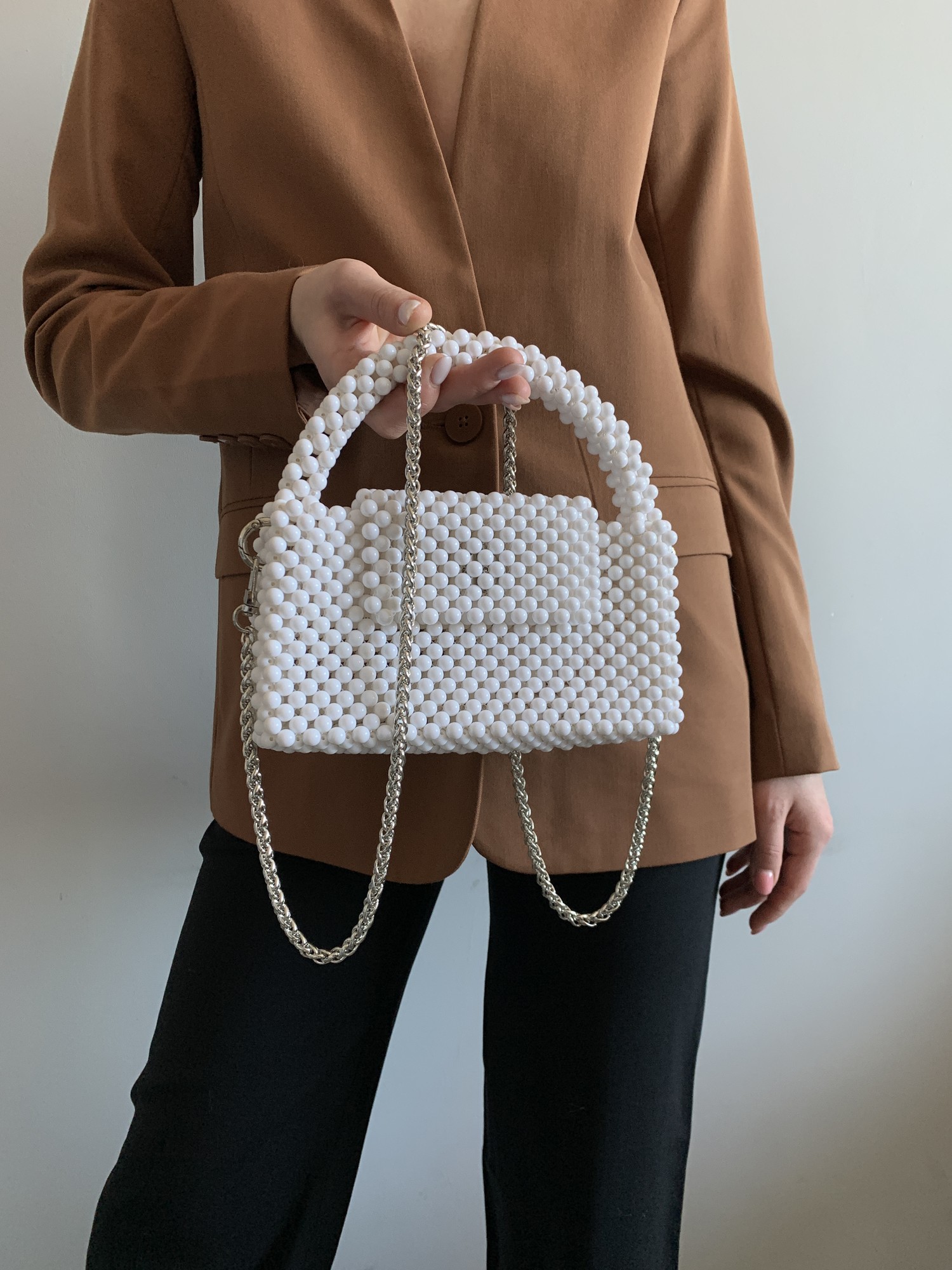 Basic white bag with beads