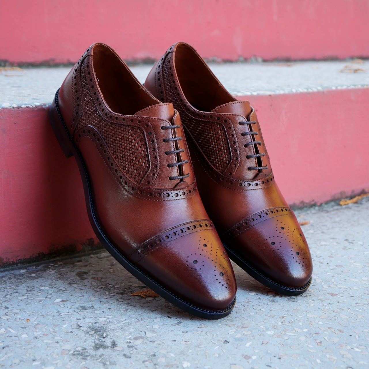Original oxfords are a good investment in your wardrobe. Men's shoes "Sensor 446"