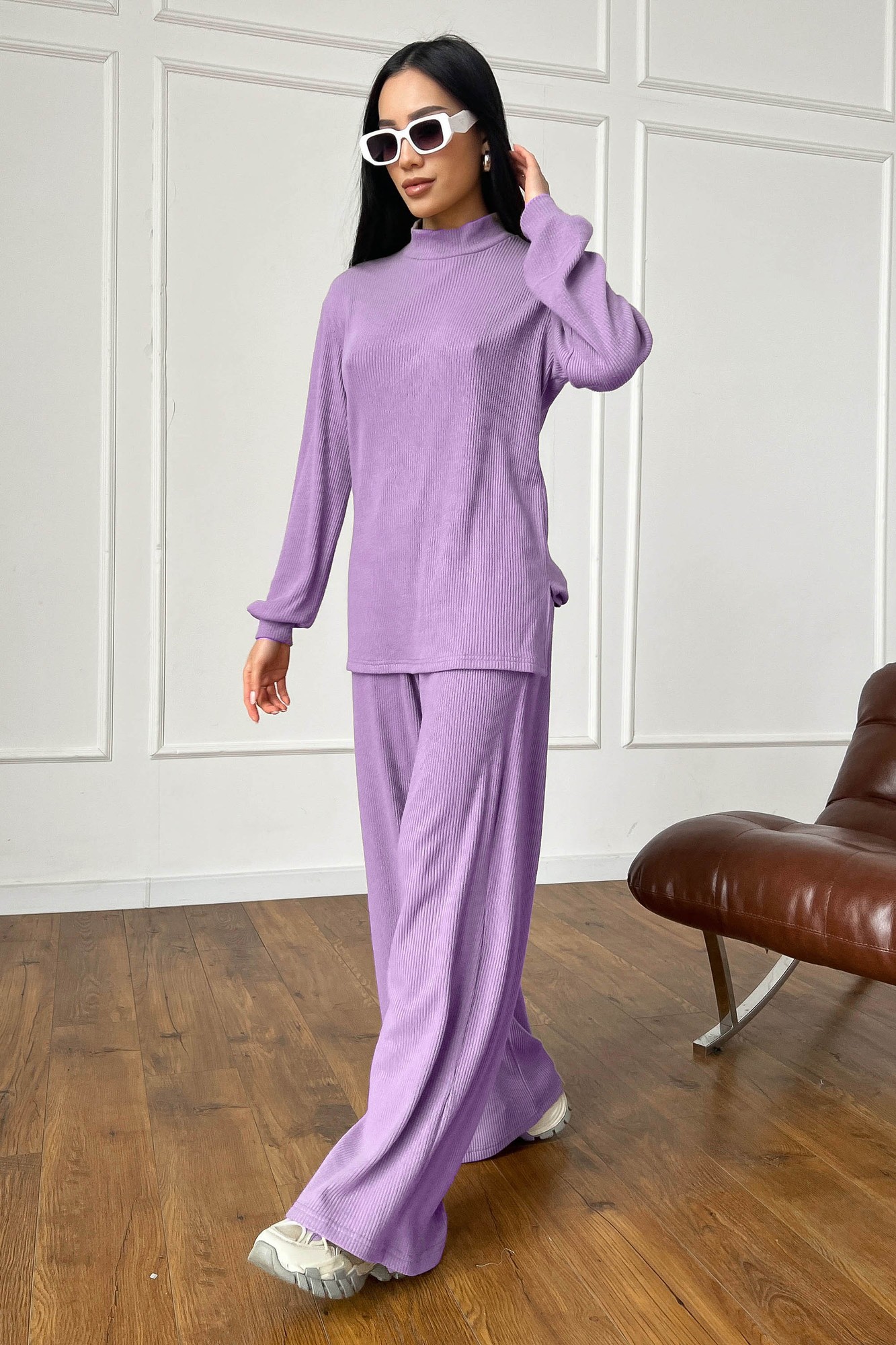 Tunic and culotte suit in violet color
