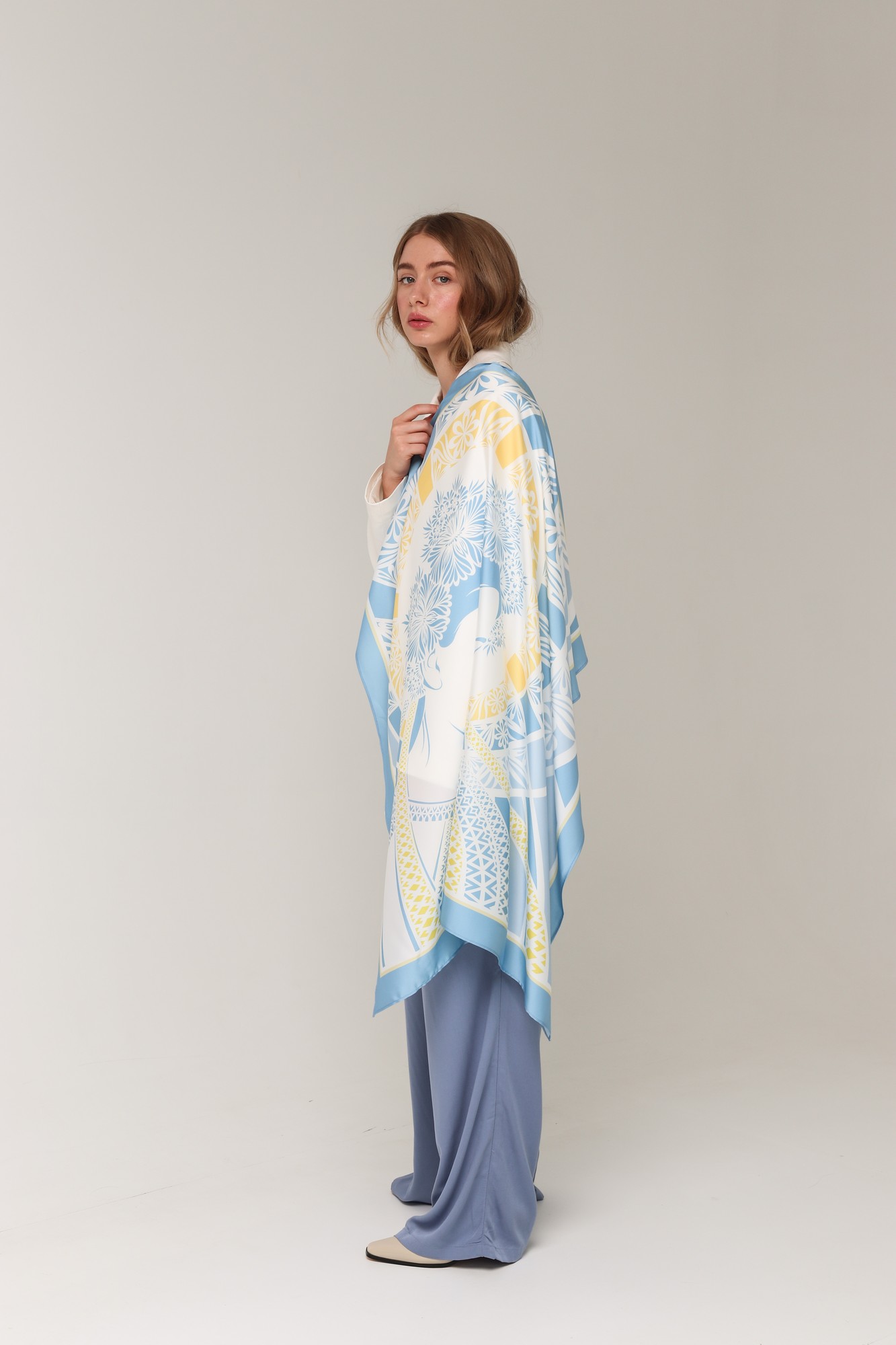 Blue and yellow scarf shawl "Stefania" in artificial silk 27,6 inches