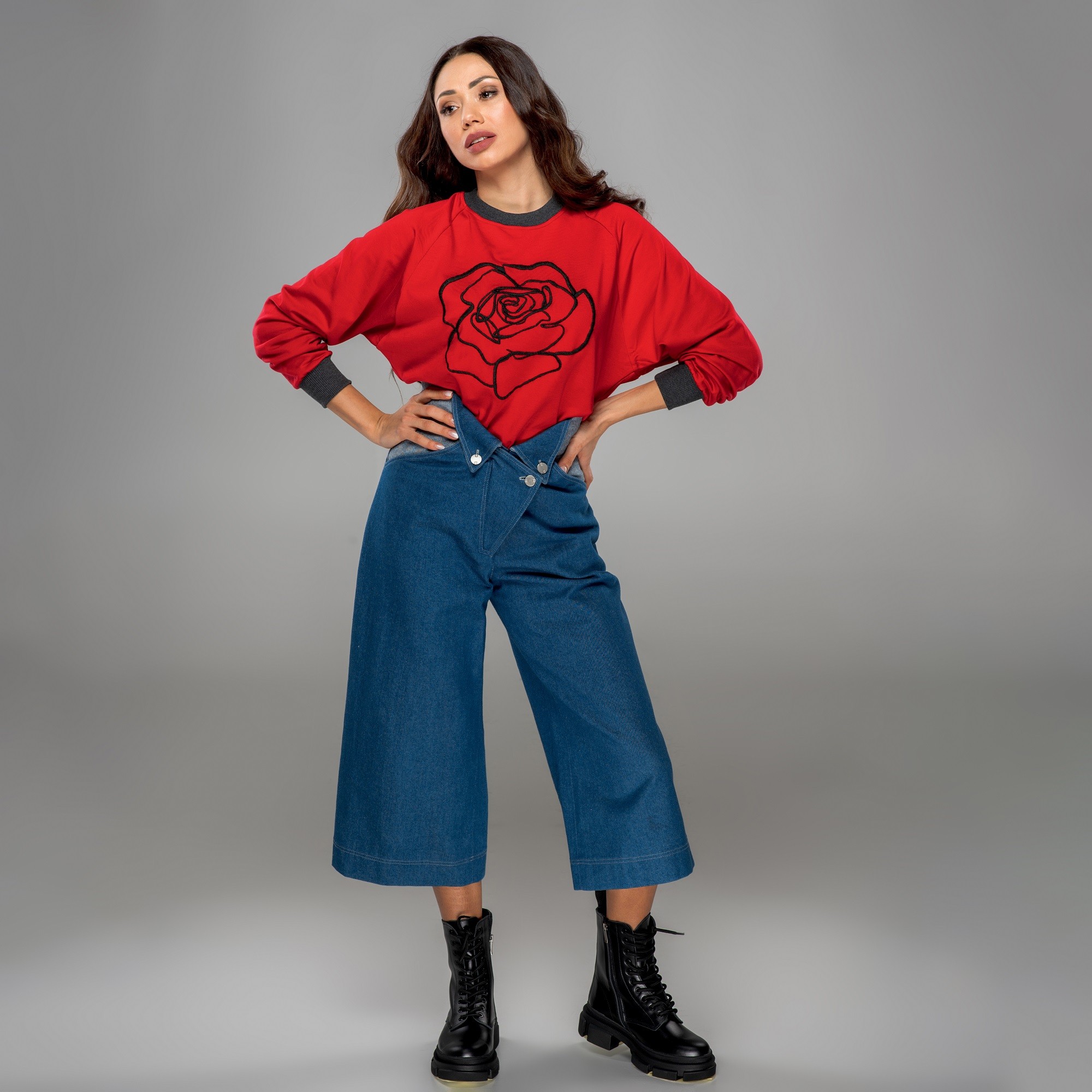 Sweatshirt with embroidery - "Rose"