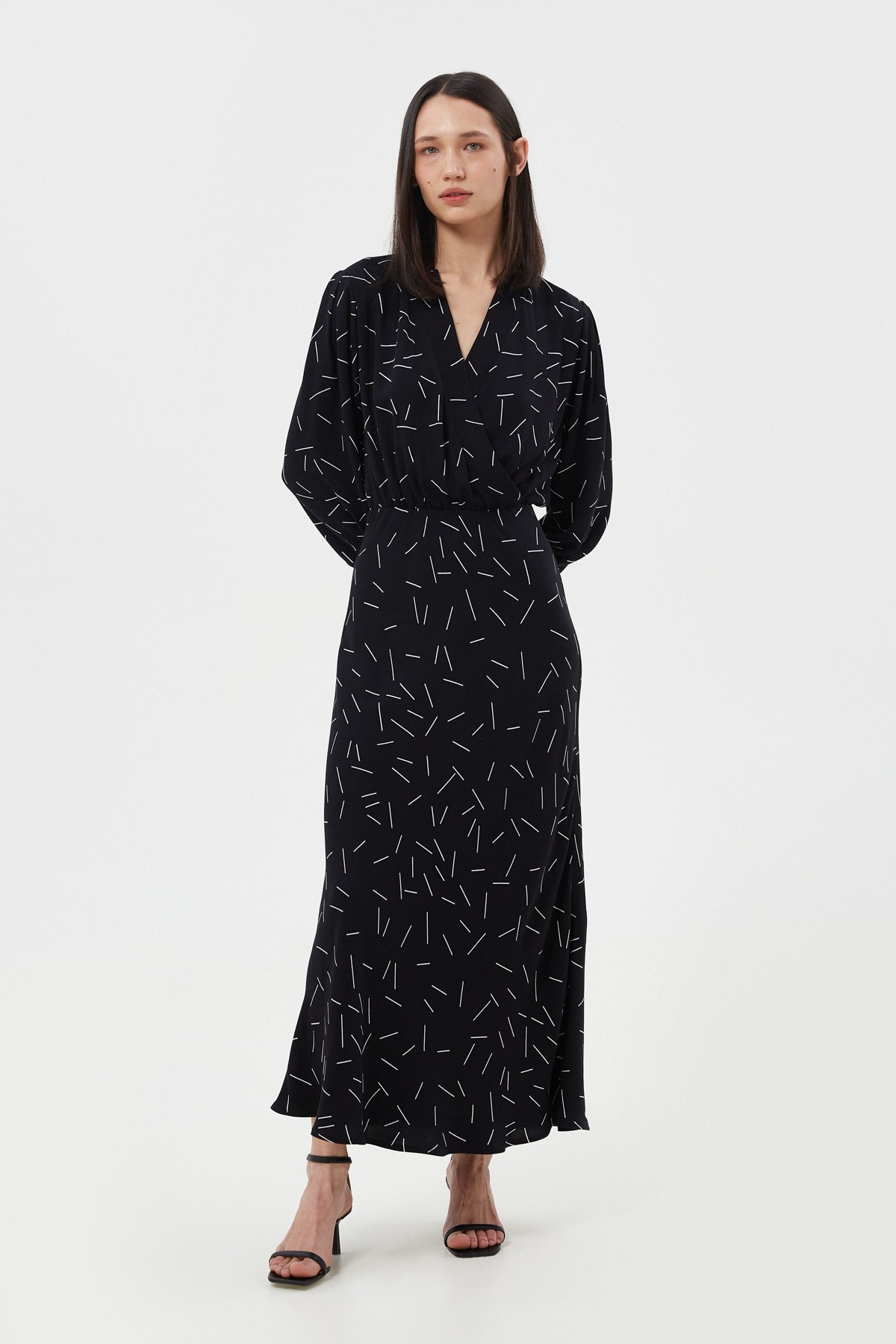 Black viscose elongated midi dress in geometric print