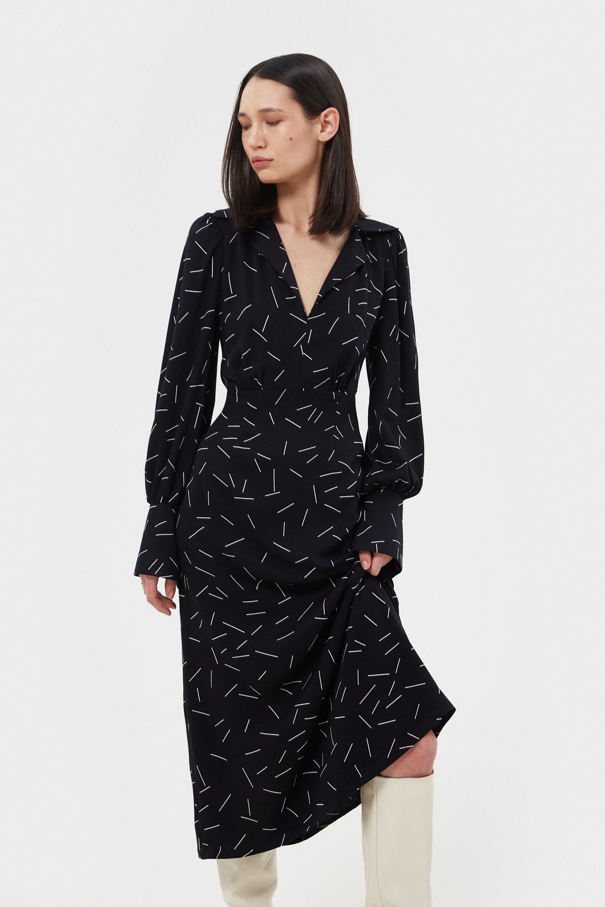 Black viscose midi dress in geometric print
