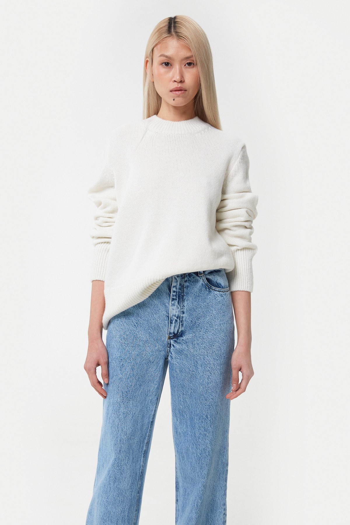 Milk knitted basic sweater with wool