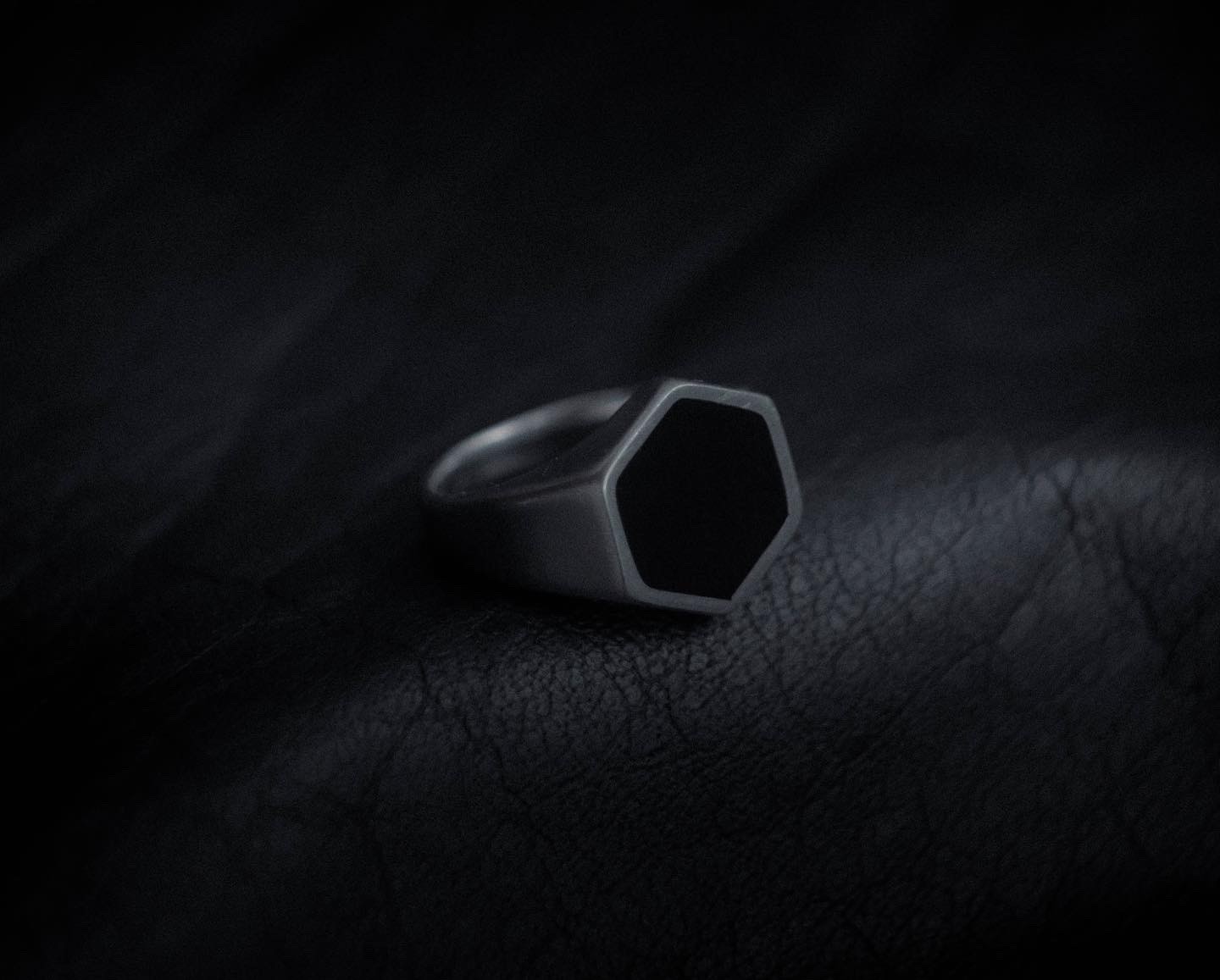 Lotus - hexagon mate ring with enamel element