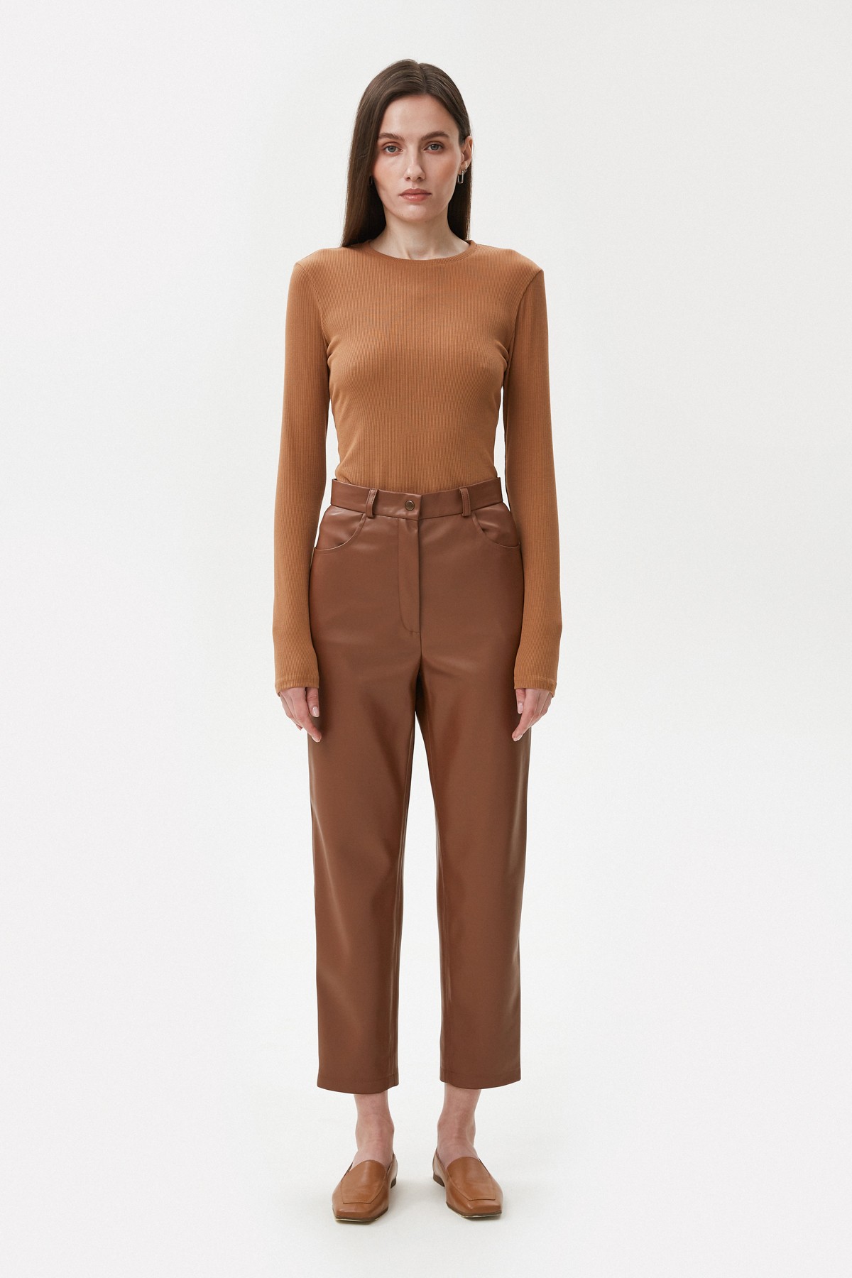 Brown cropped pants made of eco-leather