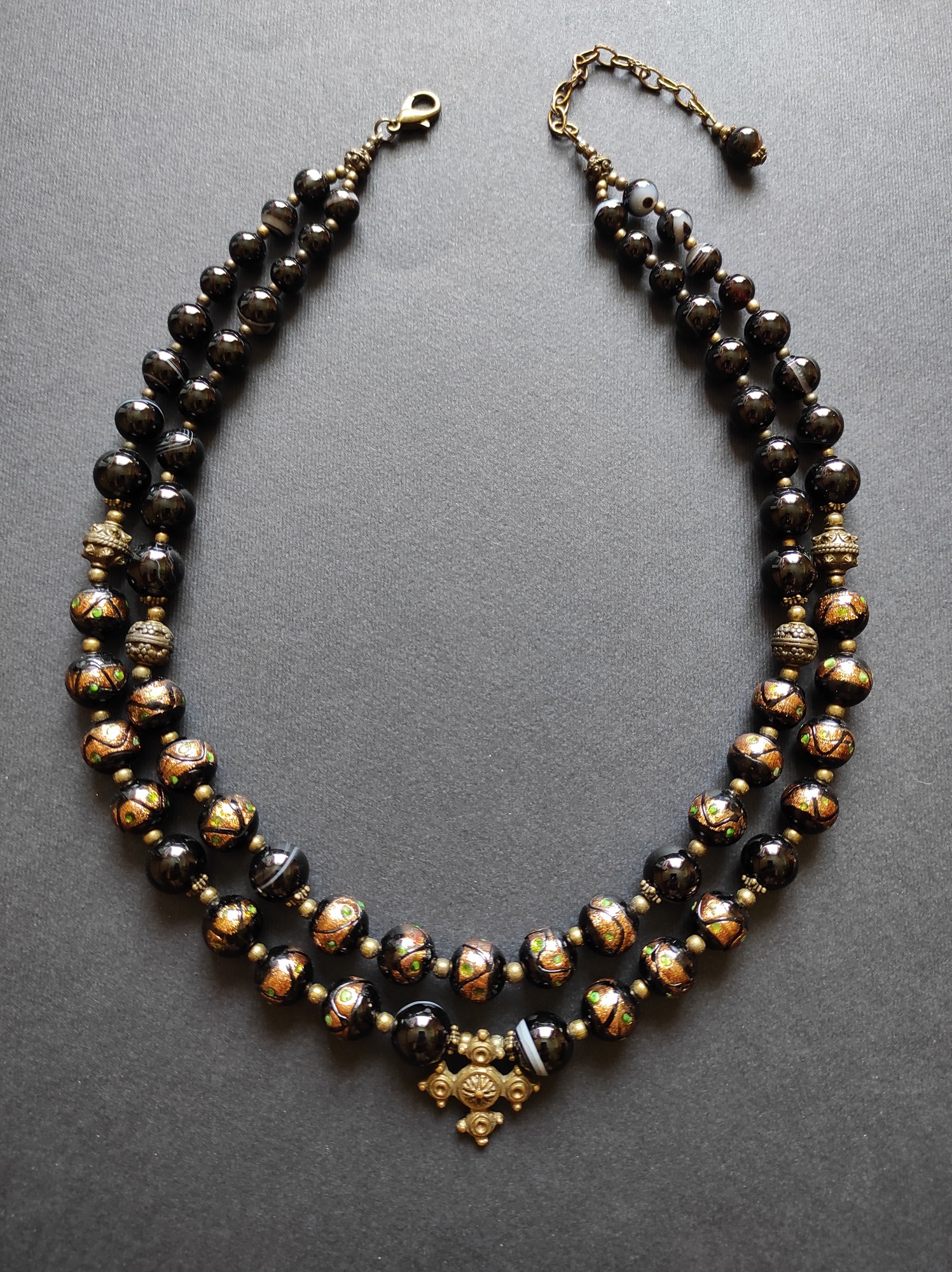 Necklace - zgarda  "Velvet zgarda"  from glass and agate