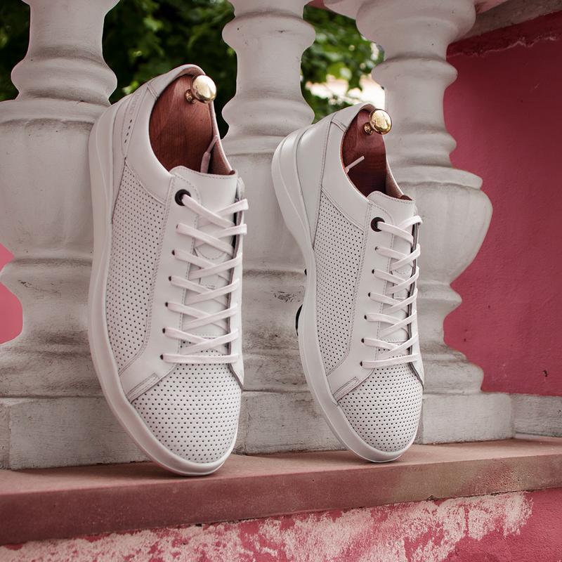 White men's sneakers ikos 553 with perforation. choose style and comfort in one pair of shoes!