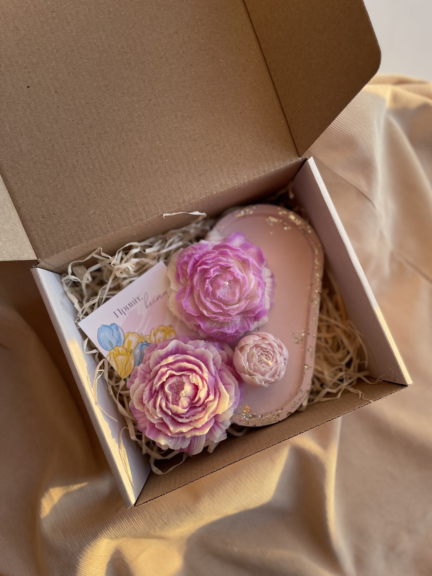 Spring gift box with candles