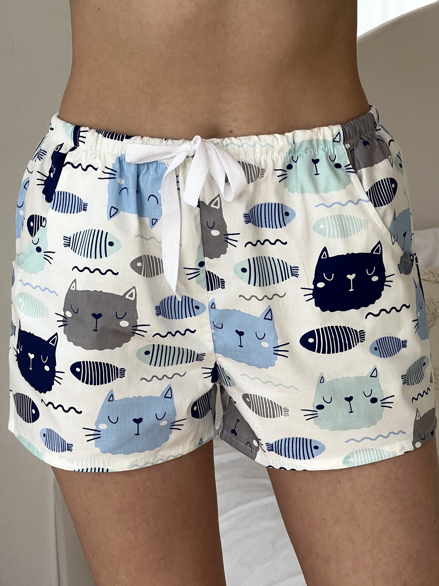 Women's pajama shorts COZY made of satin Cats Fish milky S310P