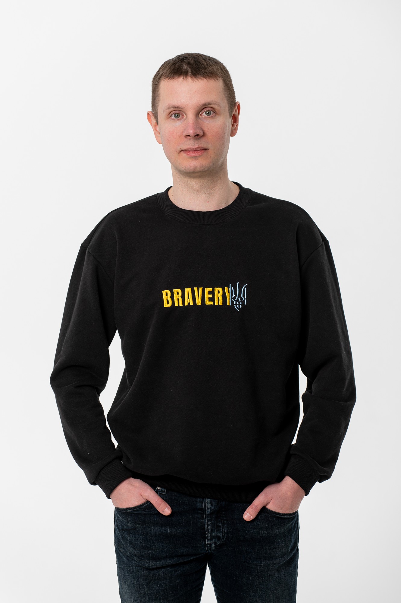 Men's sweatshirt with embroidery "BRAVERY" black